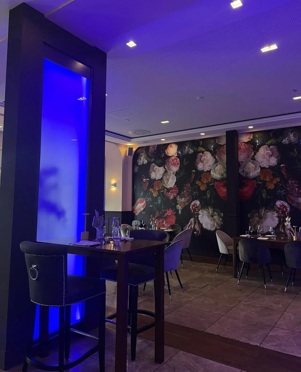 Restaurant/places to eat in Palace St. George