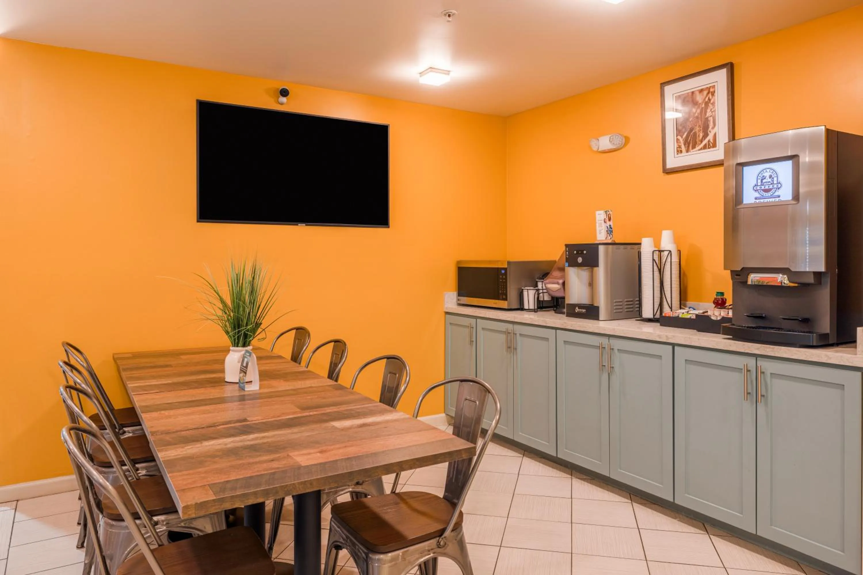 Coffee/tea facilities in Inn At Moss Landing Point