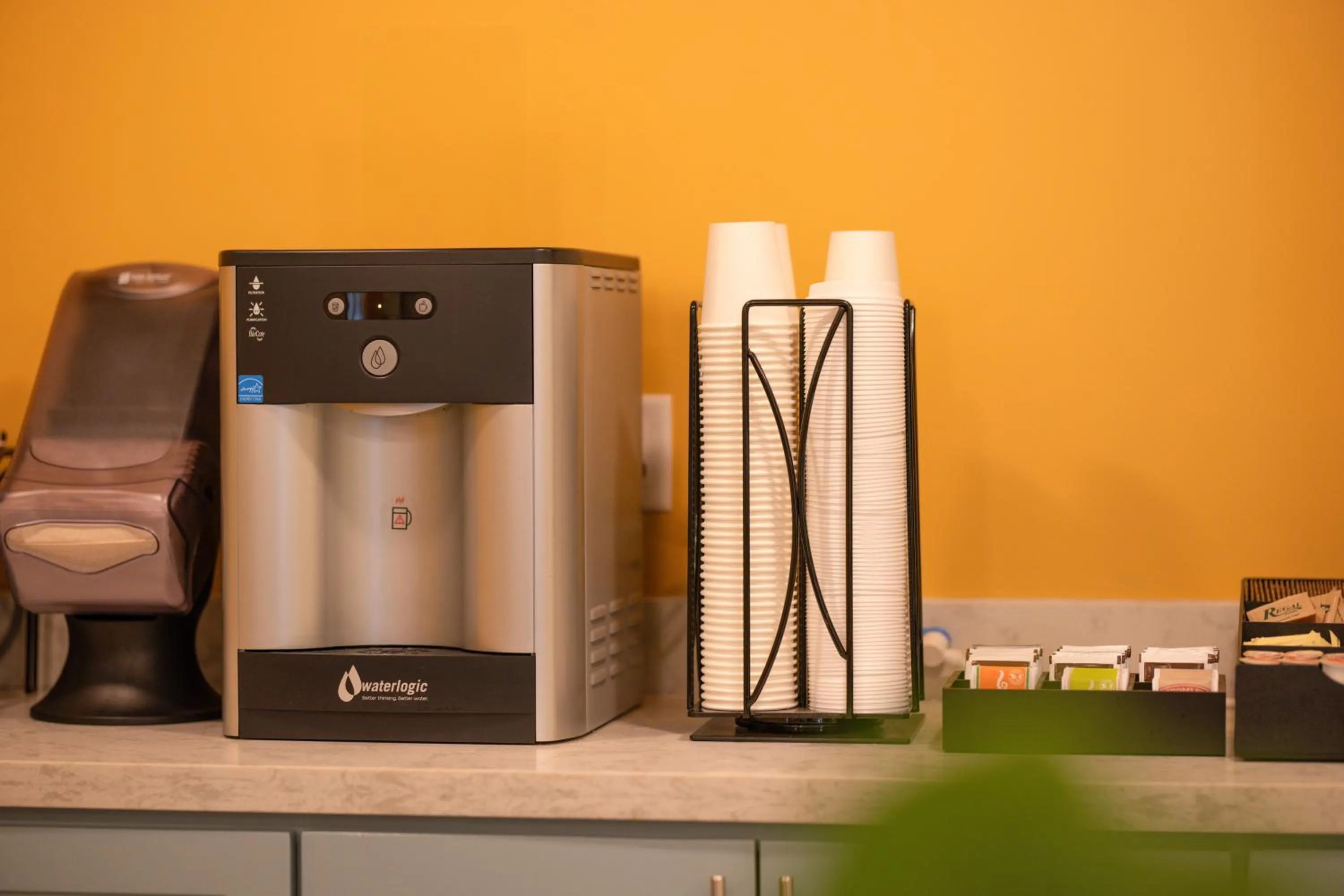 Coffee/tea facilities in Inn At Moss Landing Point