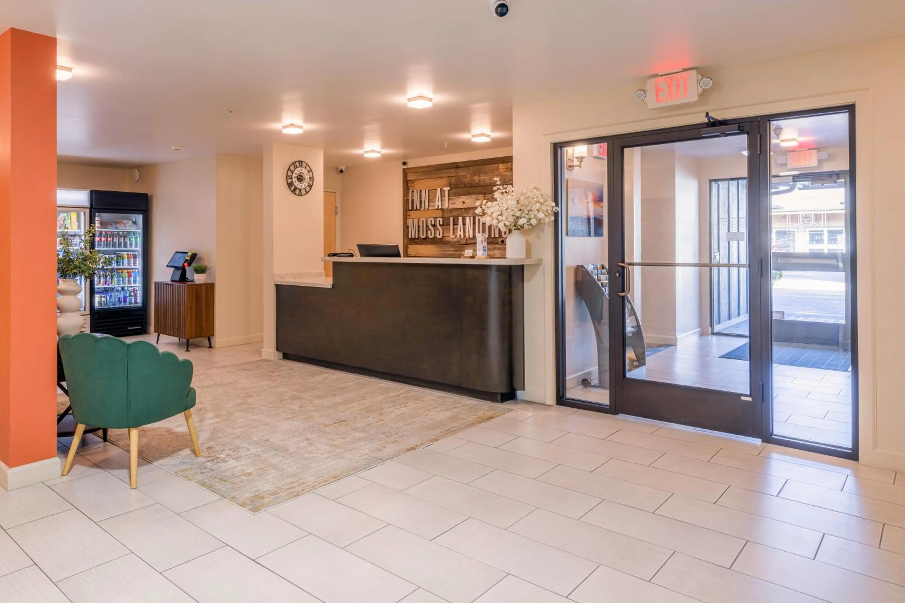 Lobby or reception in Inn At Moss Landing Point
