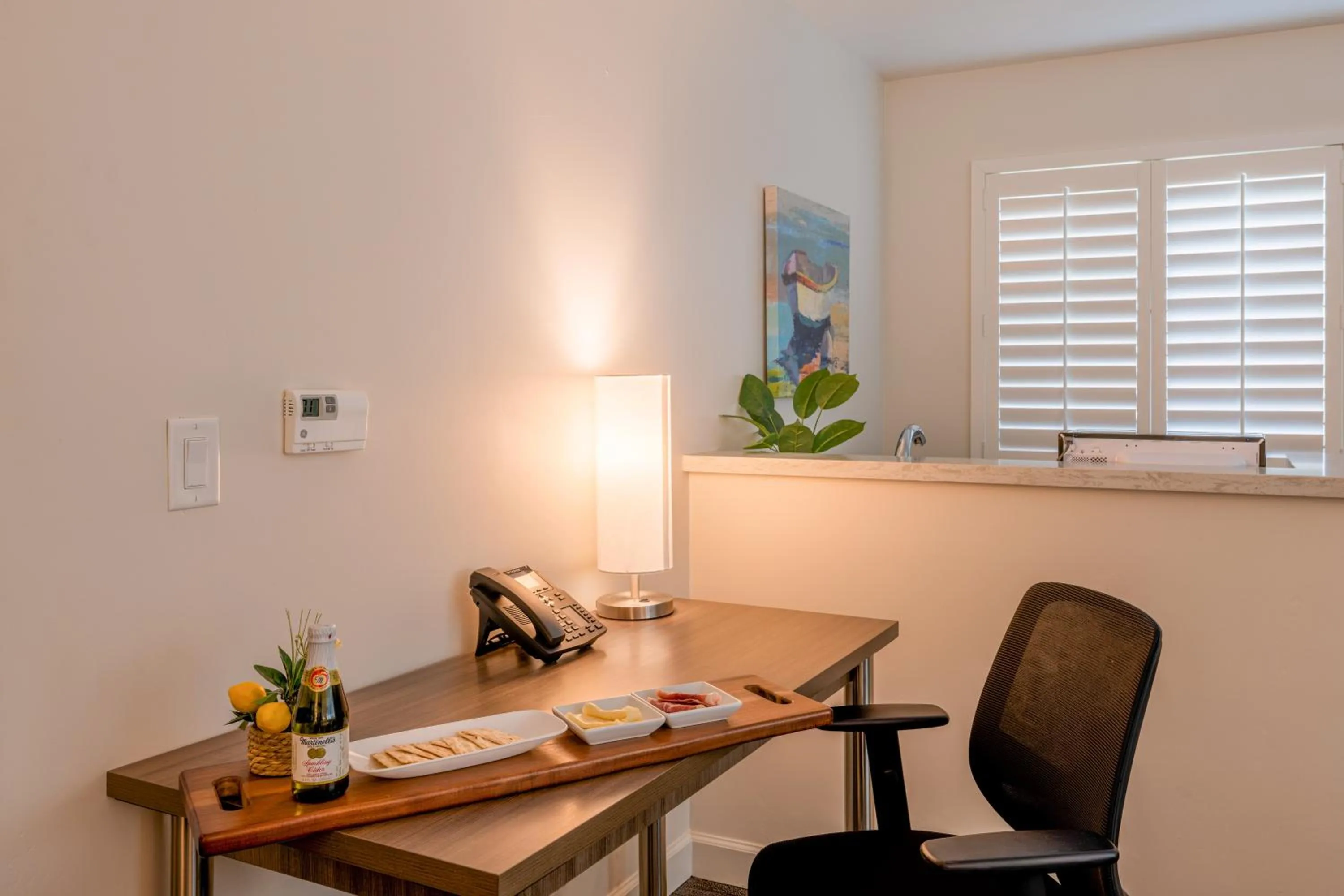 minibar in Inn At Moss Landing Point