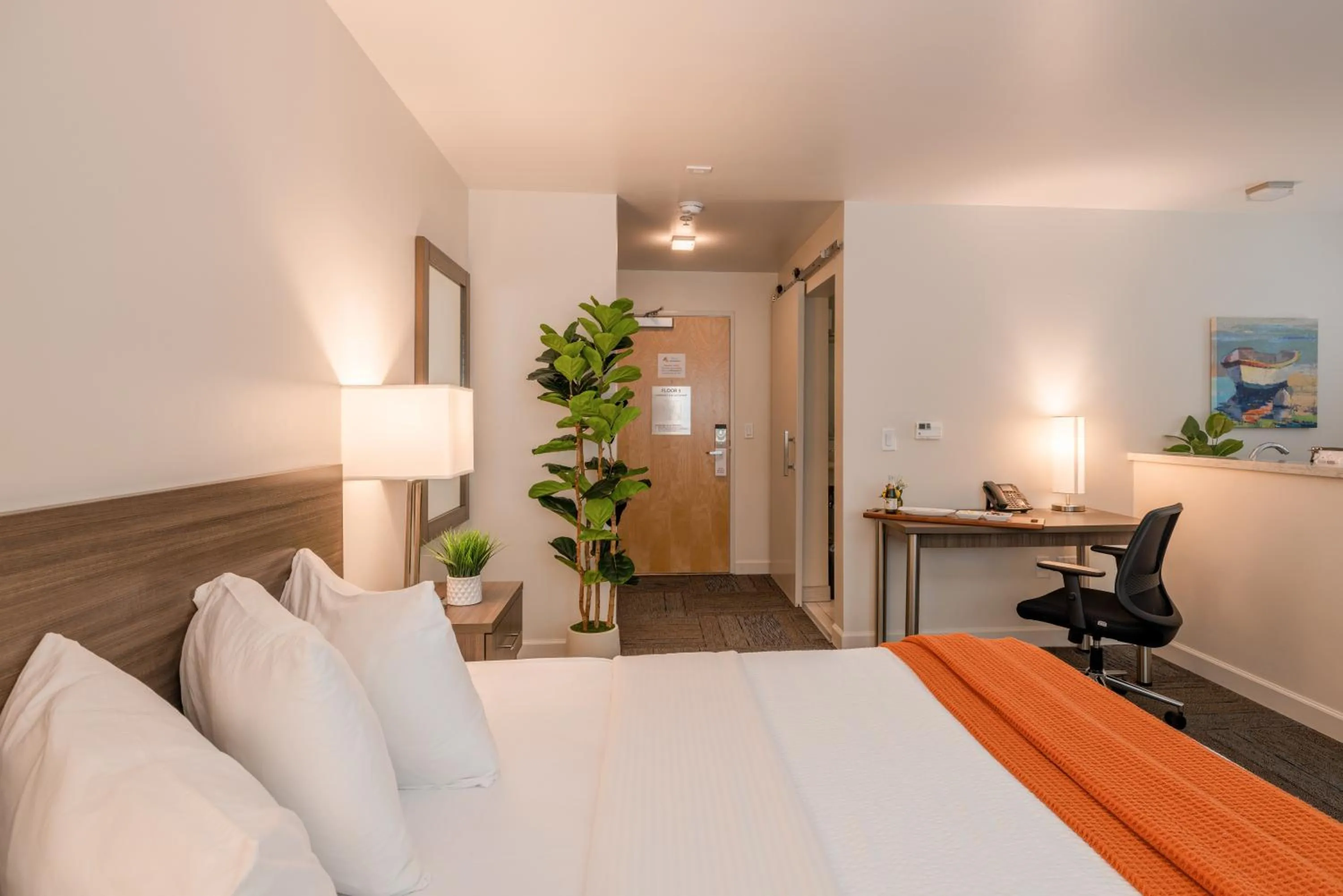 Bed in Inn At Moss Landing Point