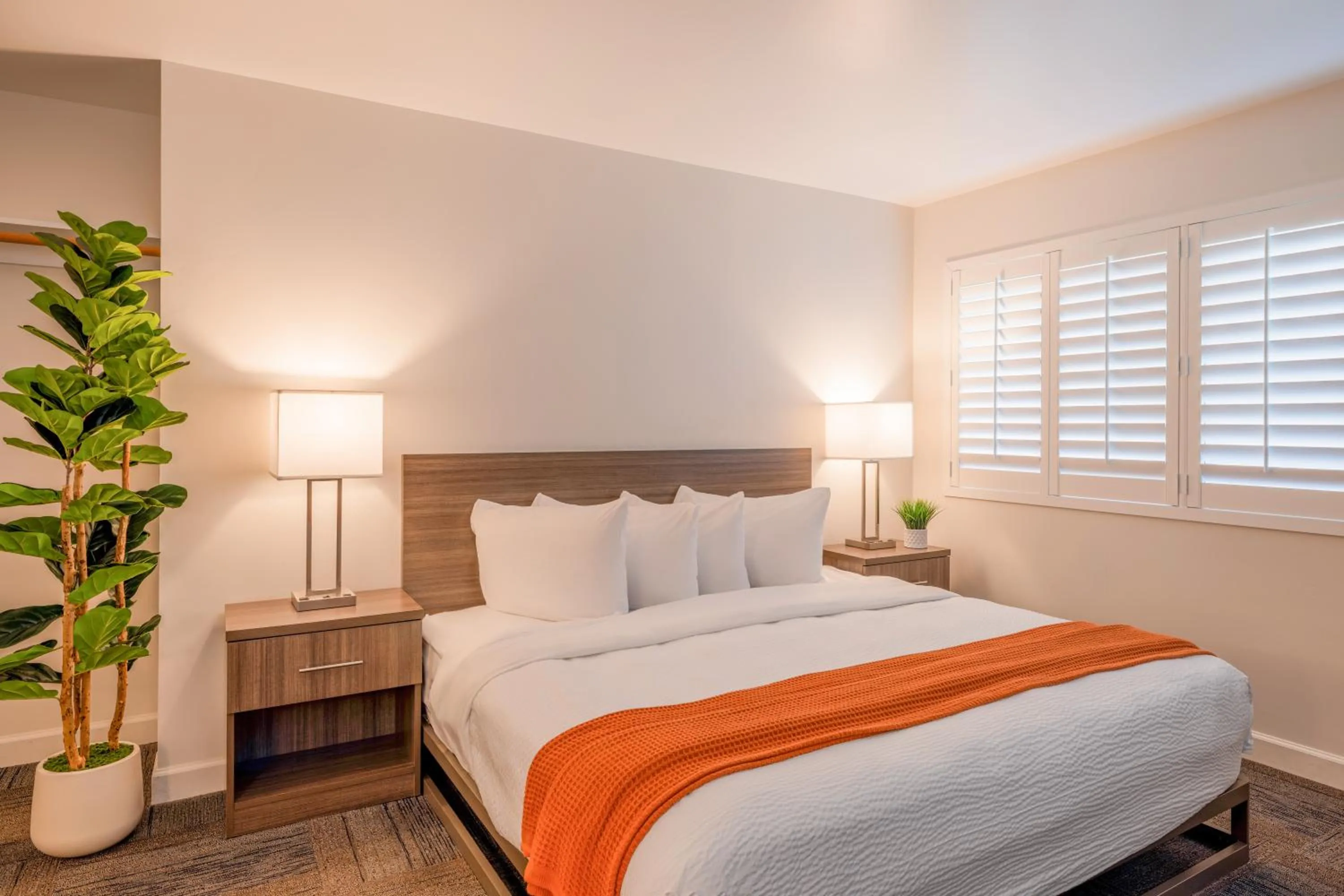 Bed in Inn At Moss Landing Point