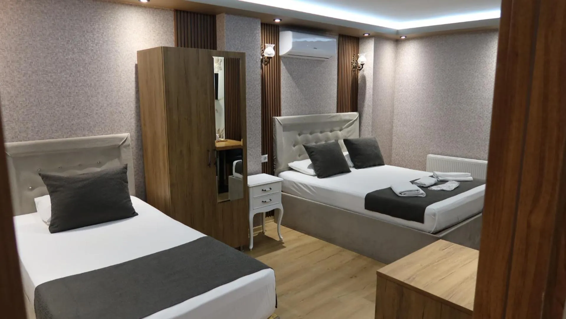 Photo of the whole room, Bed in ÜSKÜDAR OTEL