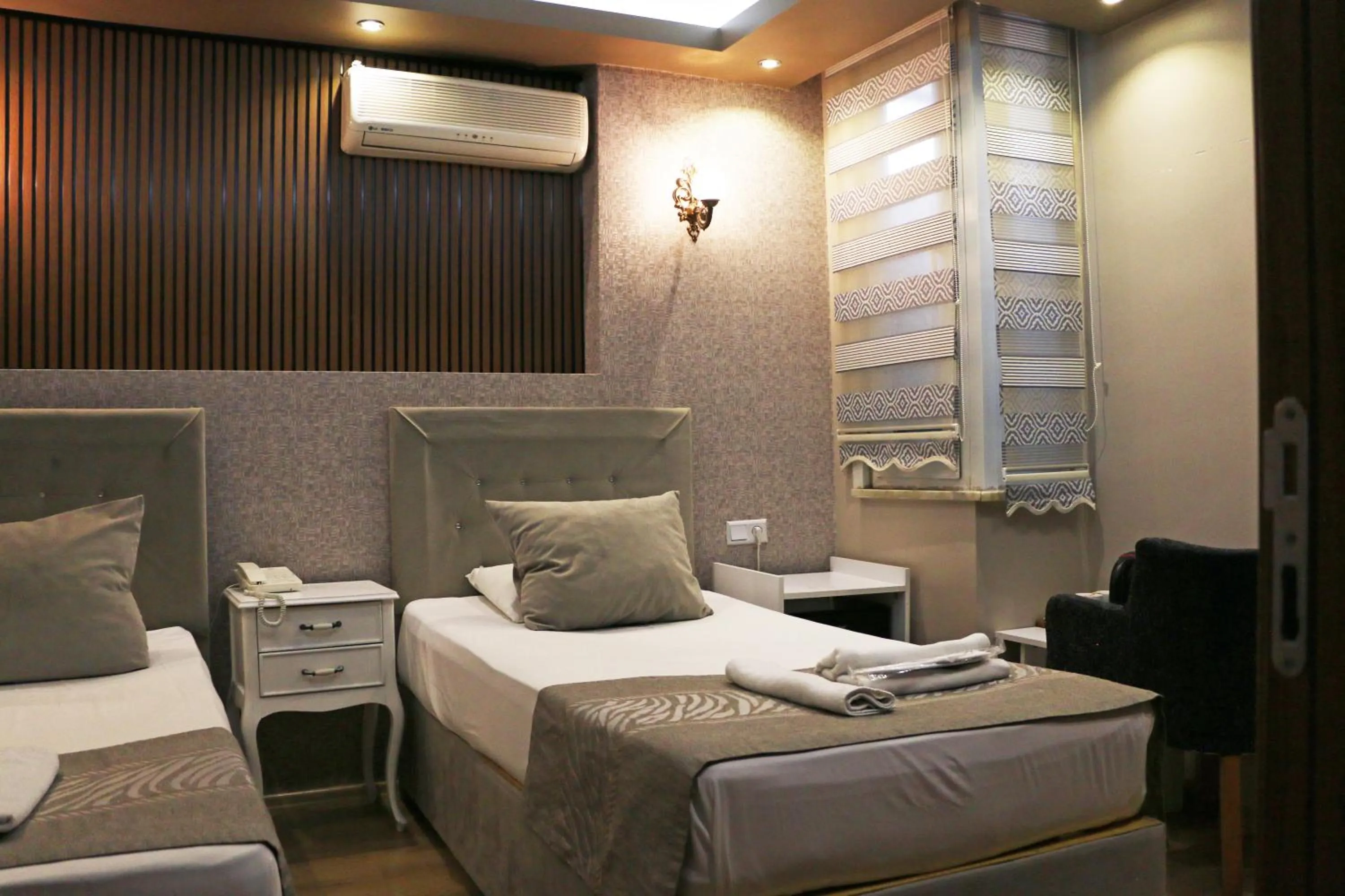 Photo of the whole room, Bed in ÜSKÜDAR OTEL