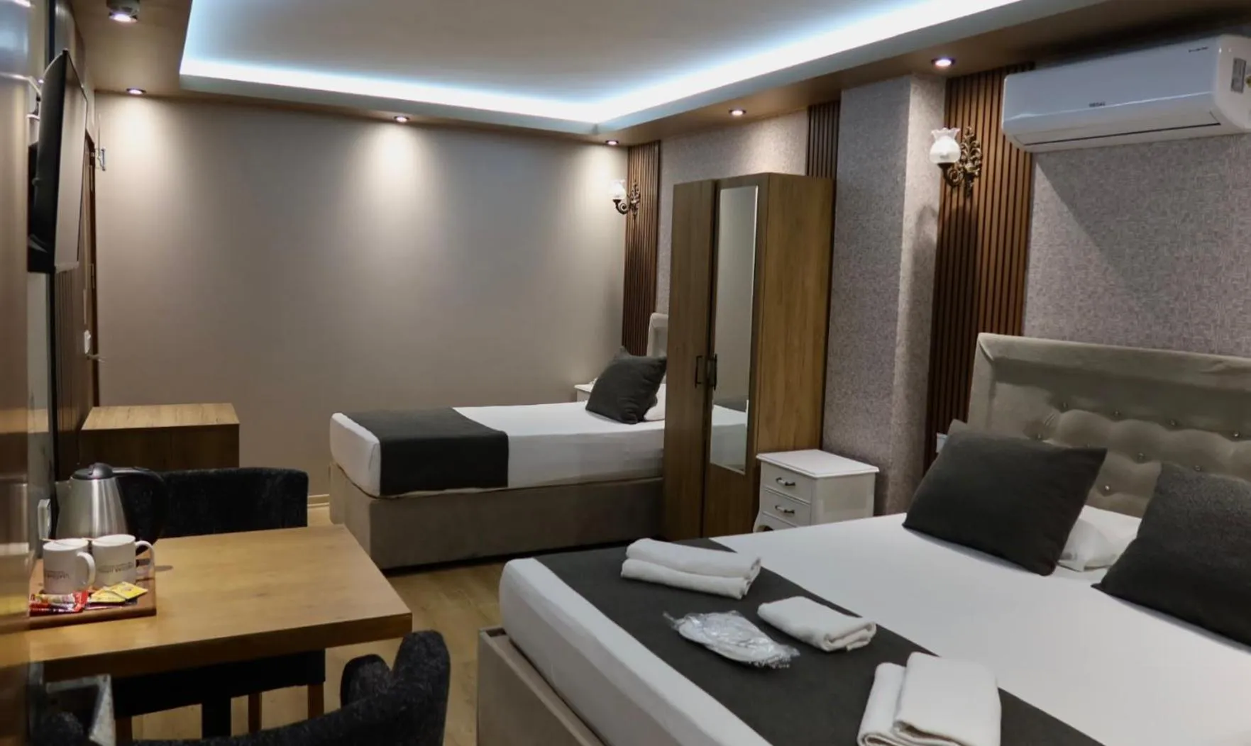 Photo of the whole room, Bed in ÜSKÜDAR OTEL