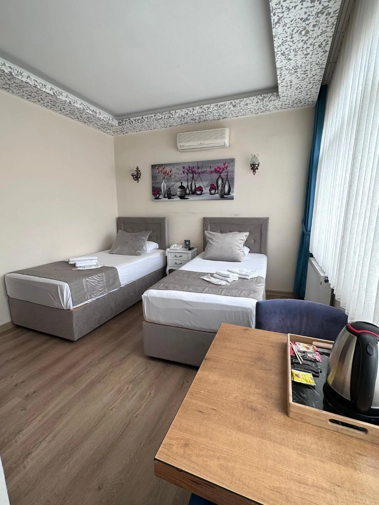 Photo of the whole room, Bed in ÜSKÜDAR OTEL