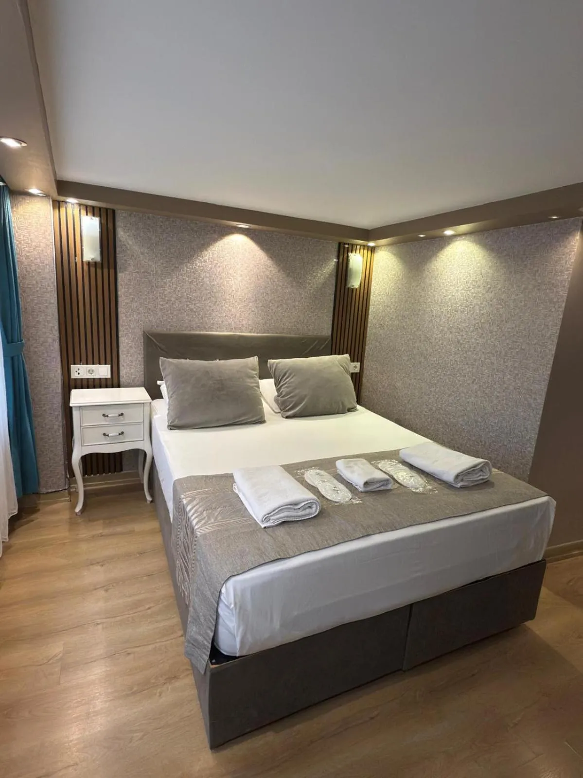 Photo of the whole room, Bed in ÜSKÜDAR OTEL