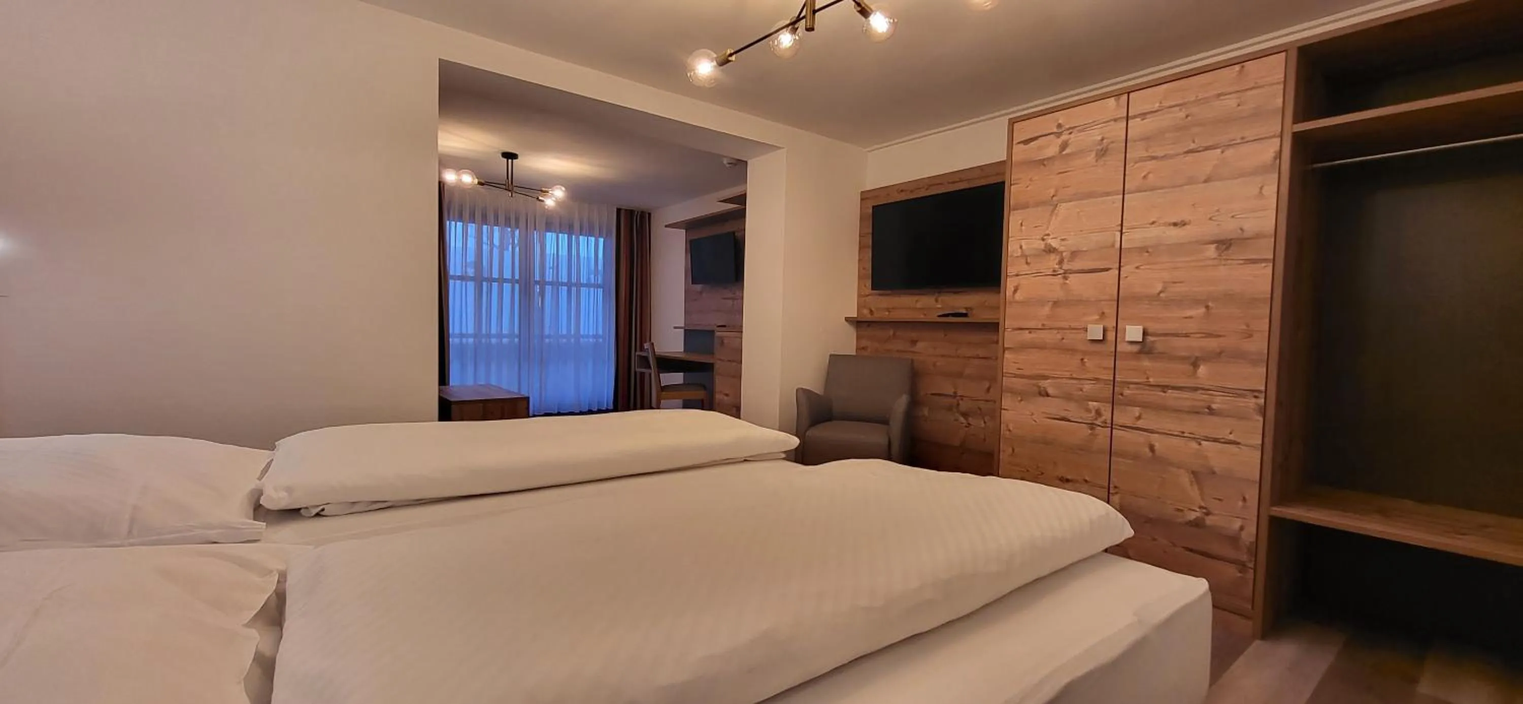 Photo of the whole room, Bed in Hotel Geiger