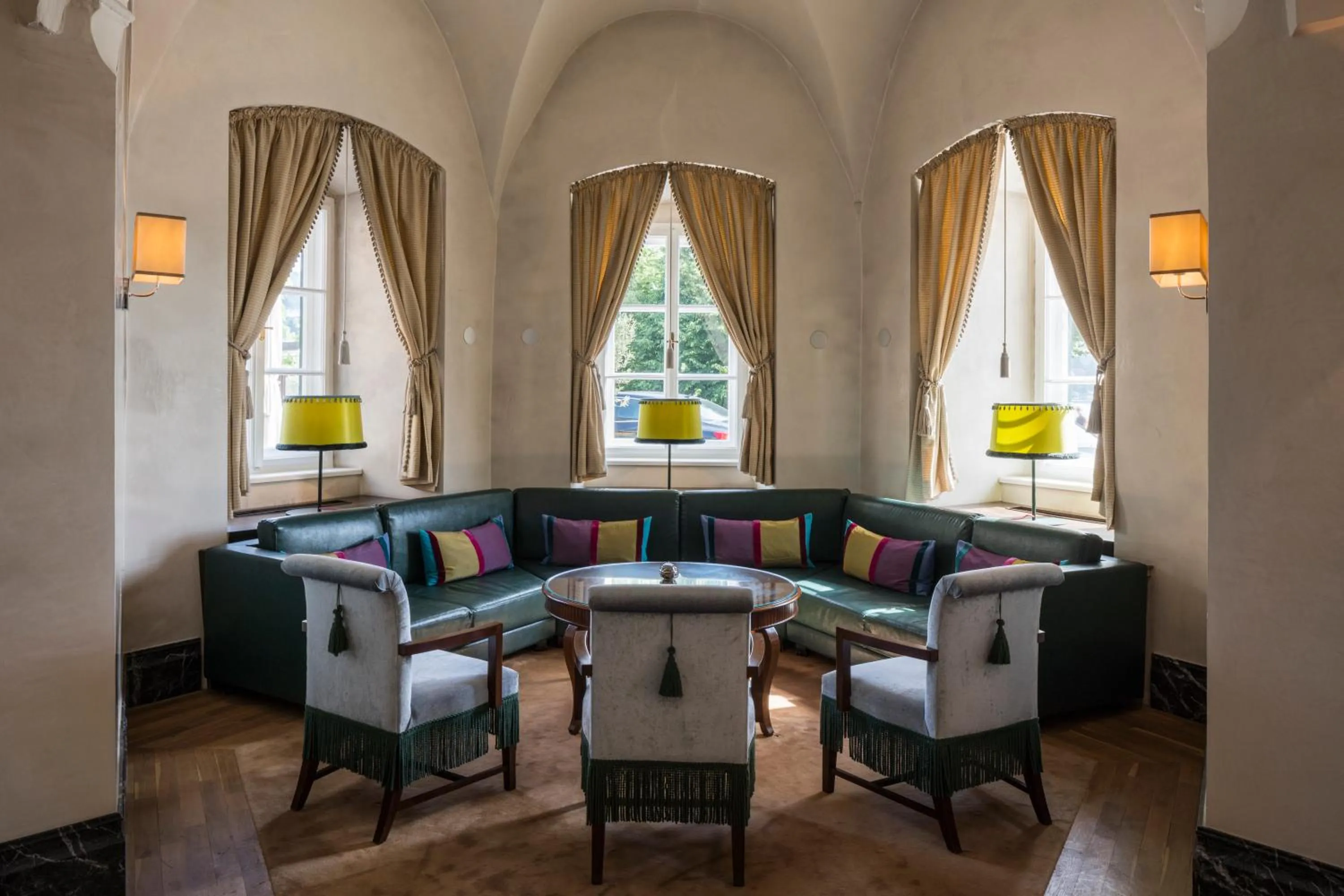 Communal lounge/ TV room in Falkensteiner Schlosshotel Velden – The Leading Hotels of the World