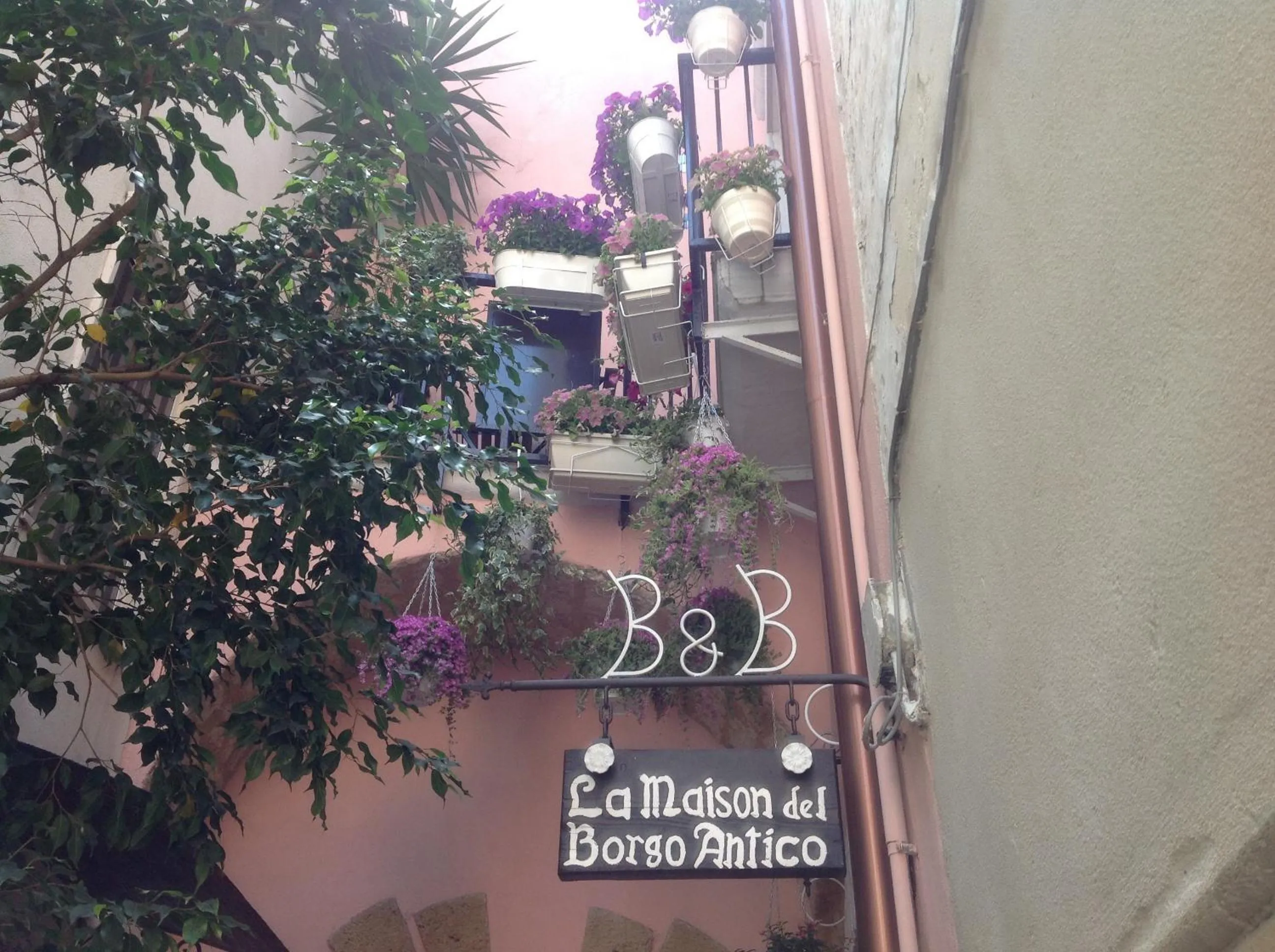 Property logo or sign in B&B La Maison Del Borgo Antico