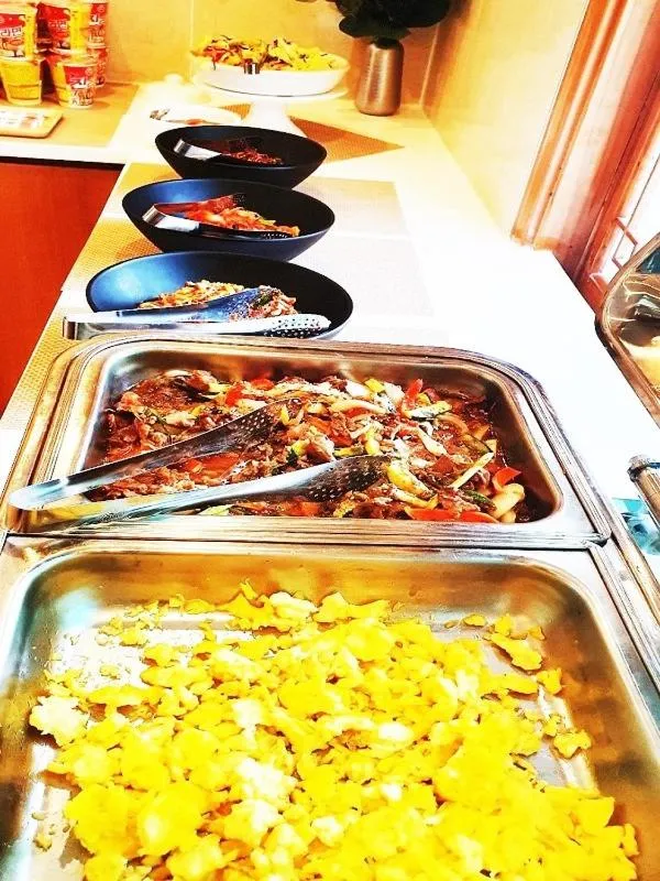 Breakfast in Uneed Hotel