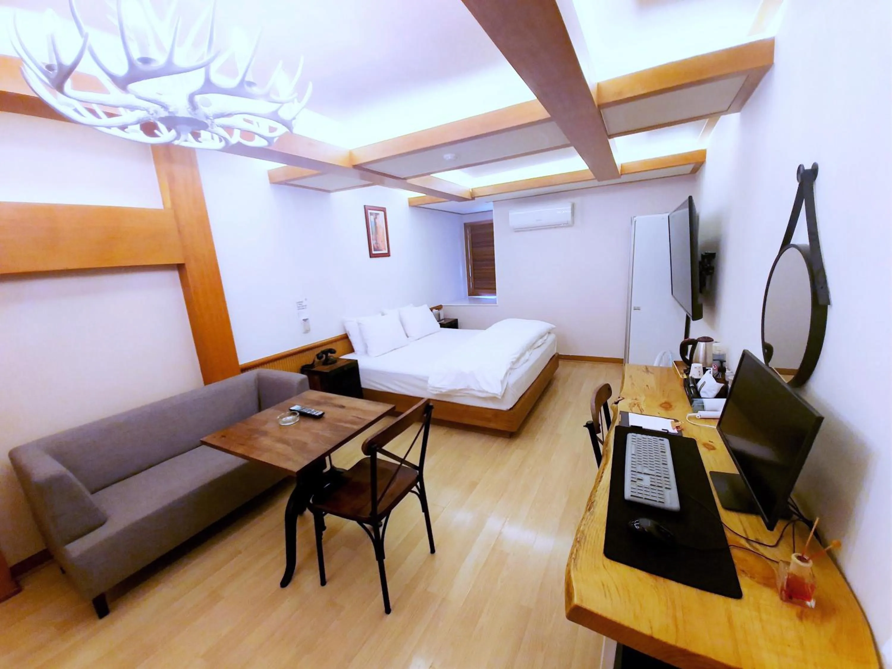 Property building, Bed in Uneed Hotel