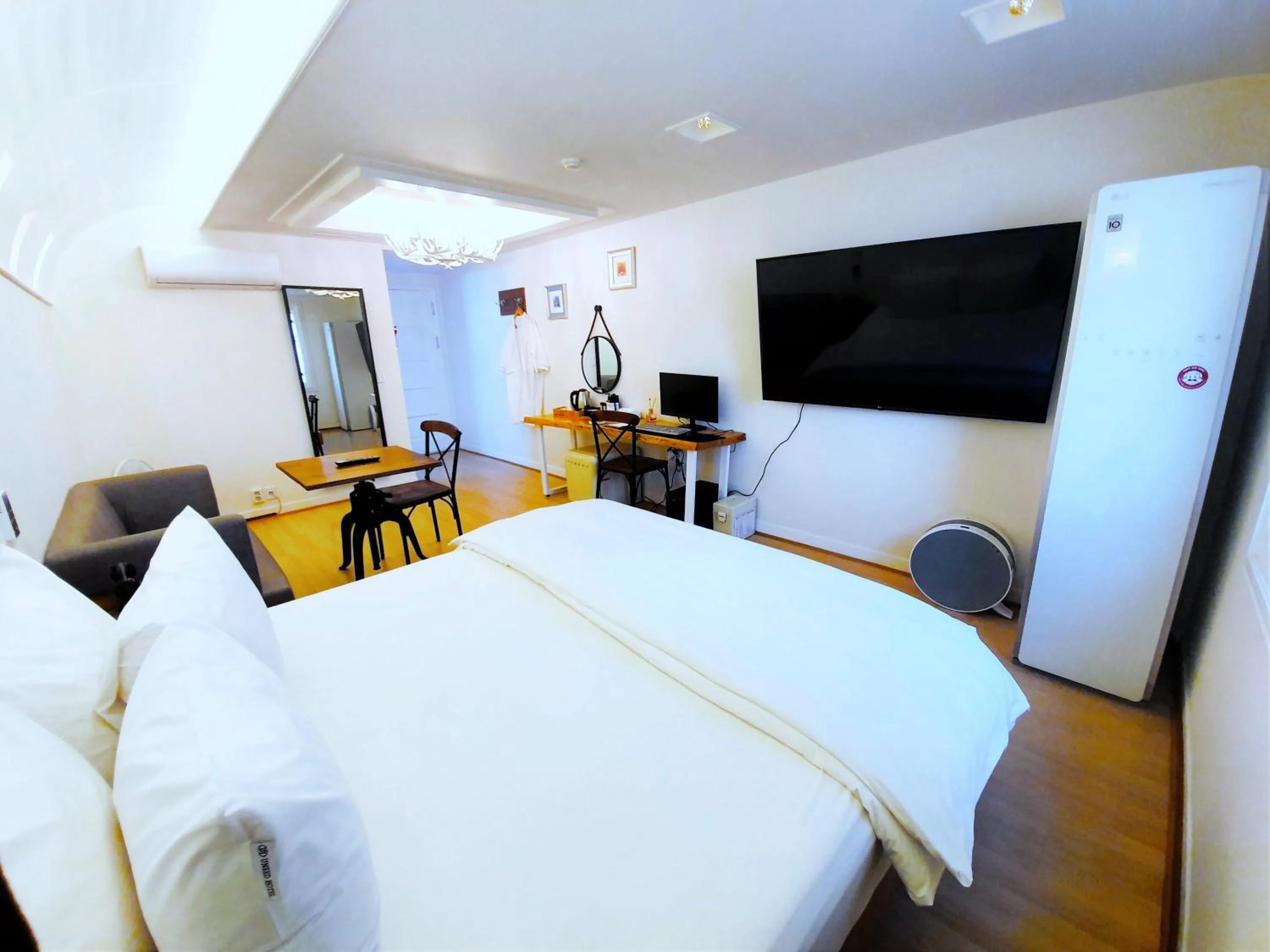 Property building, Bed in Uneed Hotel