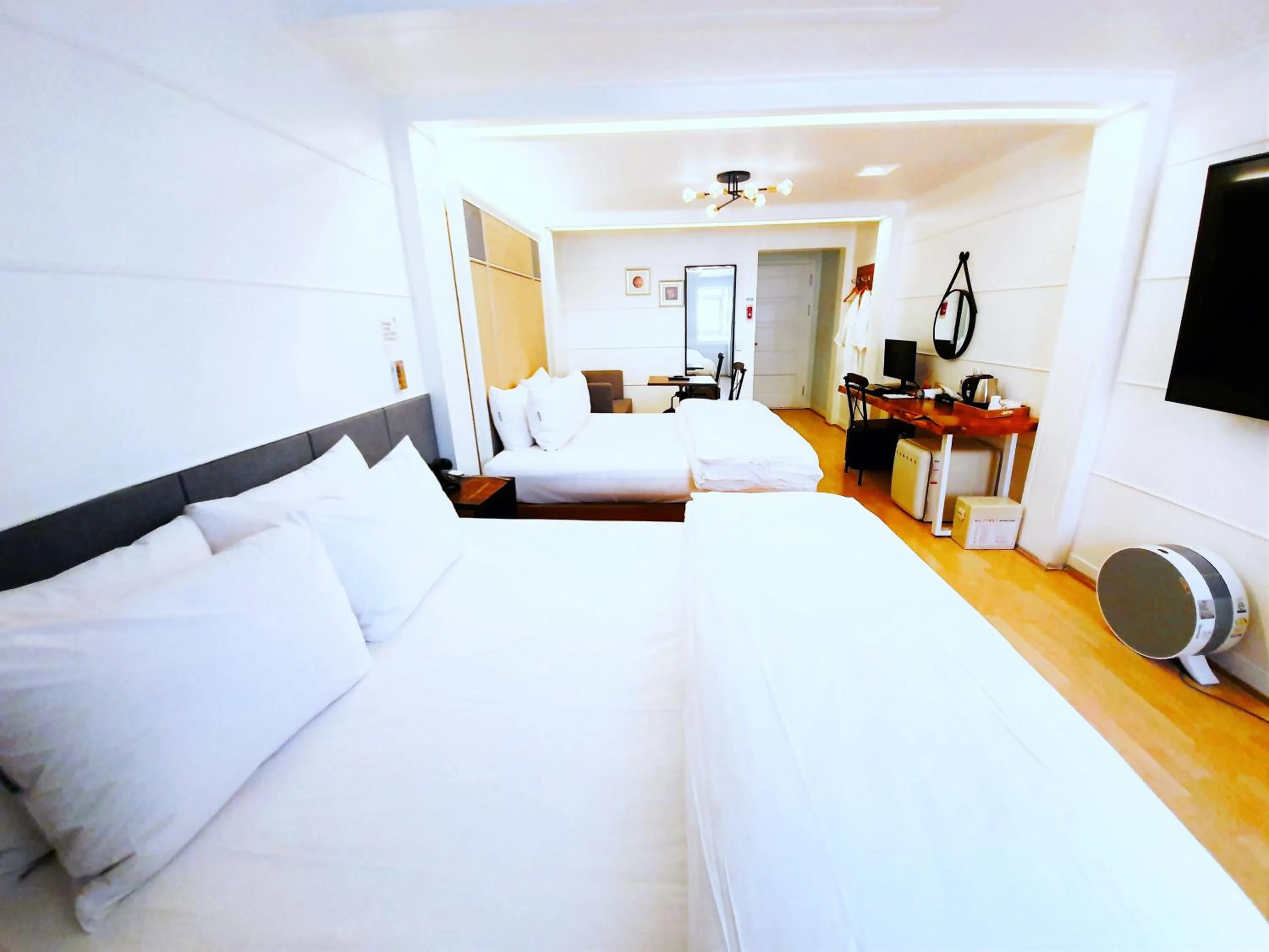 Property building, Bed in Uneed Hotel