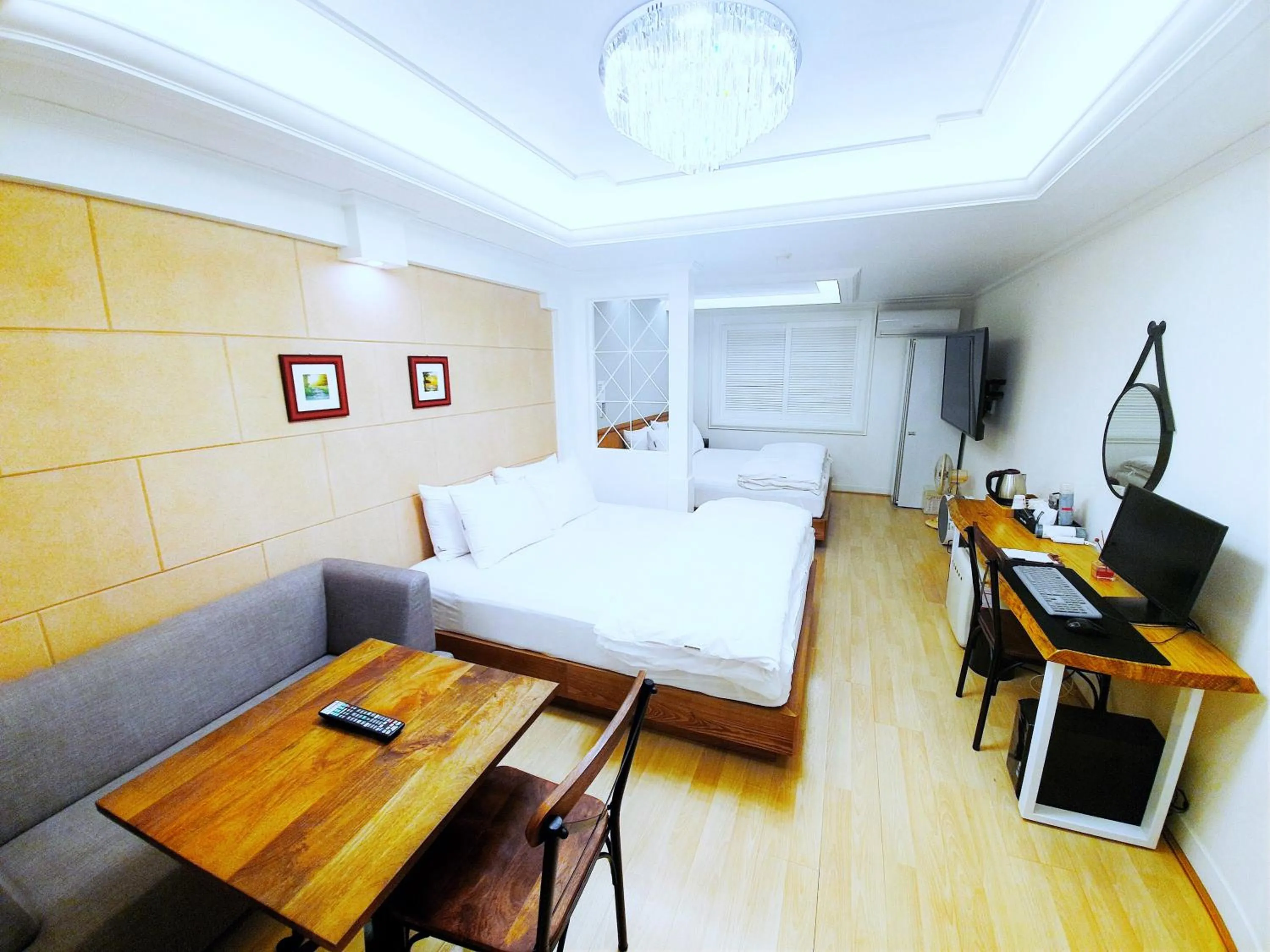 Property building, Bed in Uneed Hotel