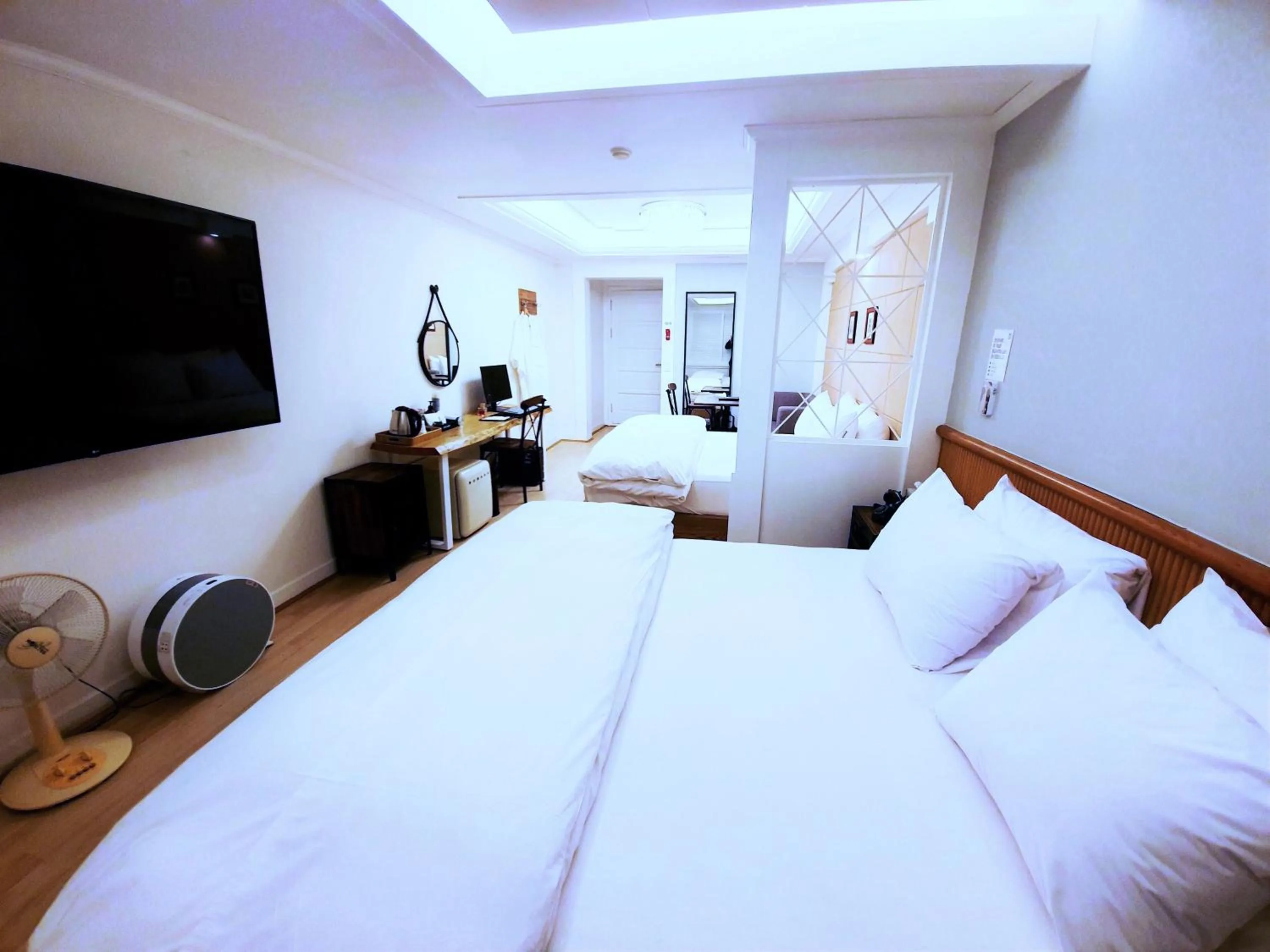 Property building, Bed in Uneed Hotel