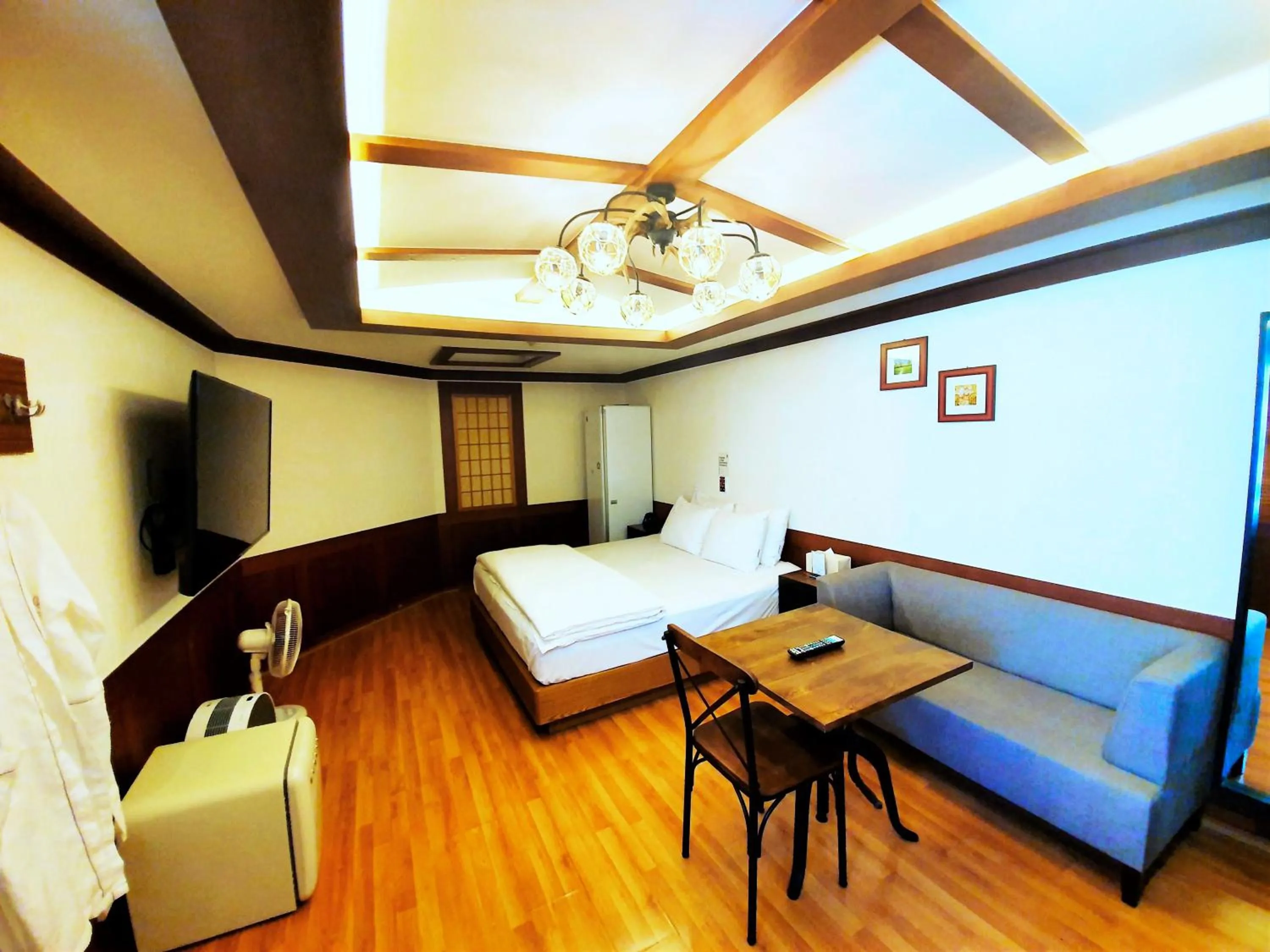 Property building in Uneed Hotel