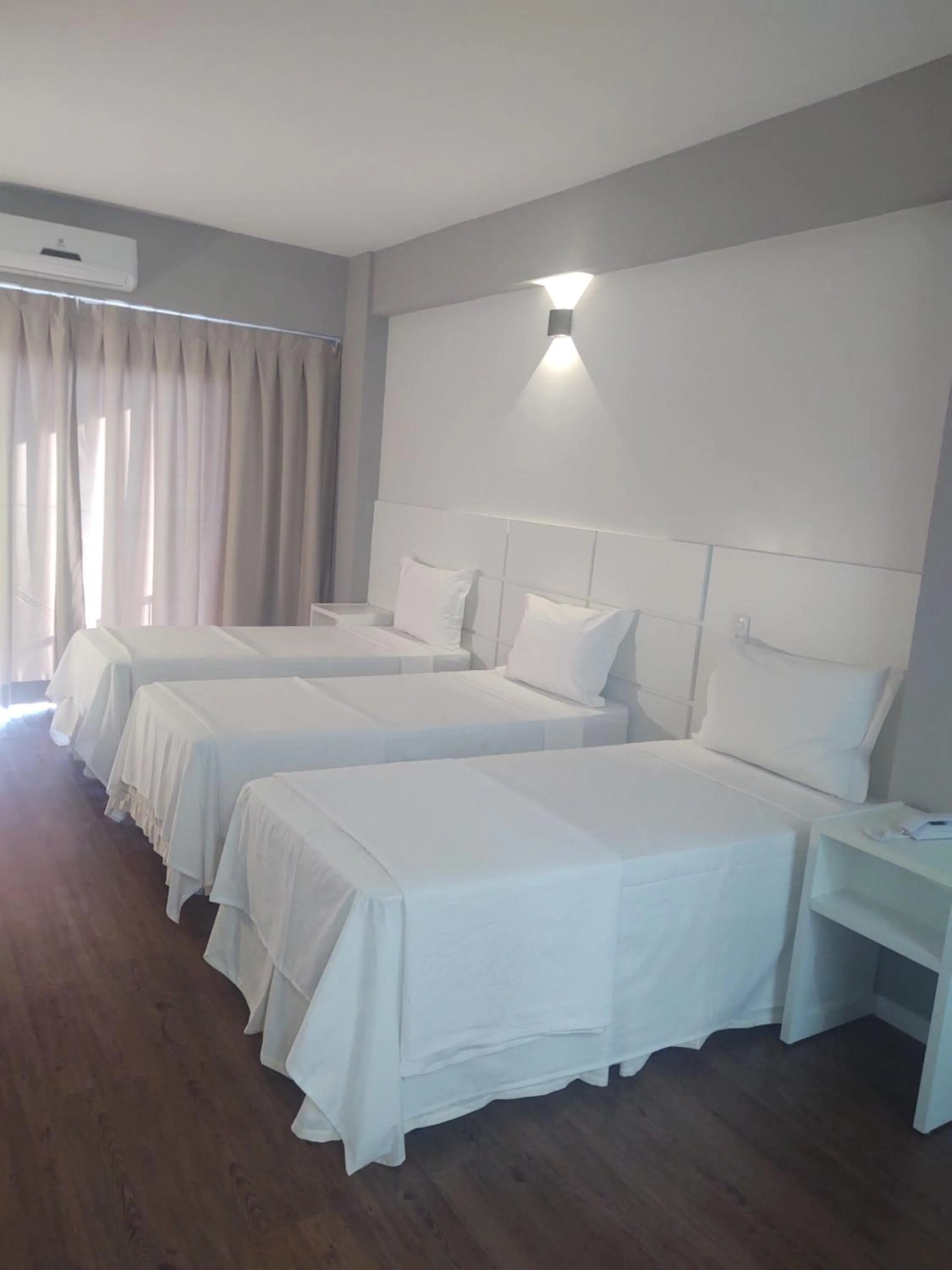 Bed in Hotel Quartzo