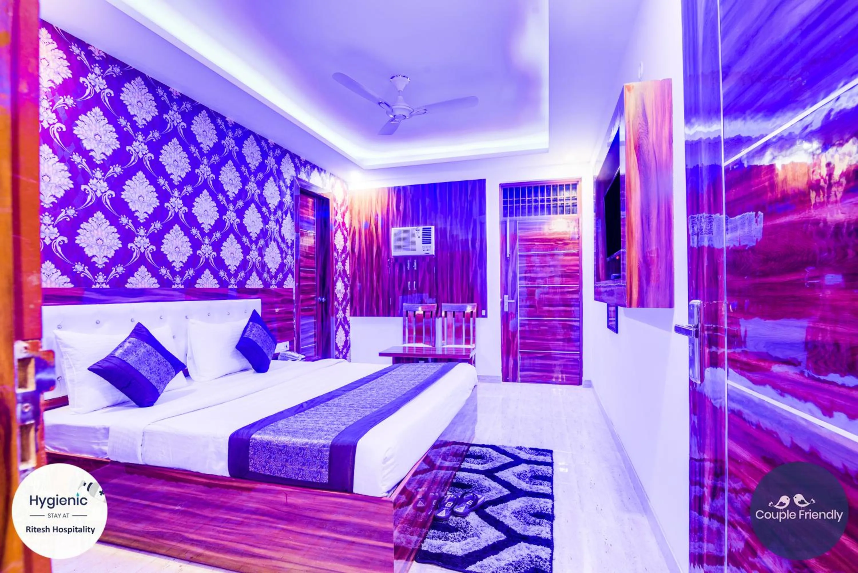 Photo of the whole room, Bed in Hotel Fabulous - Delhi International Airport