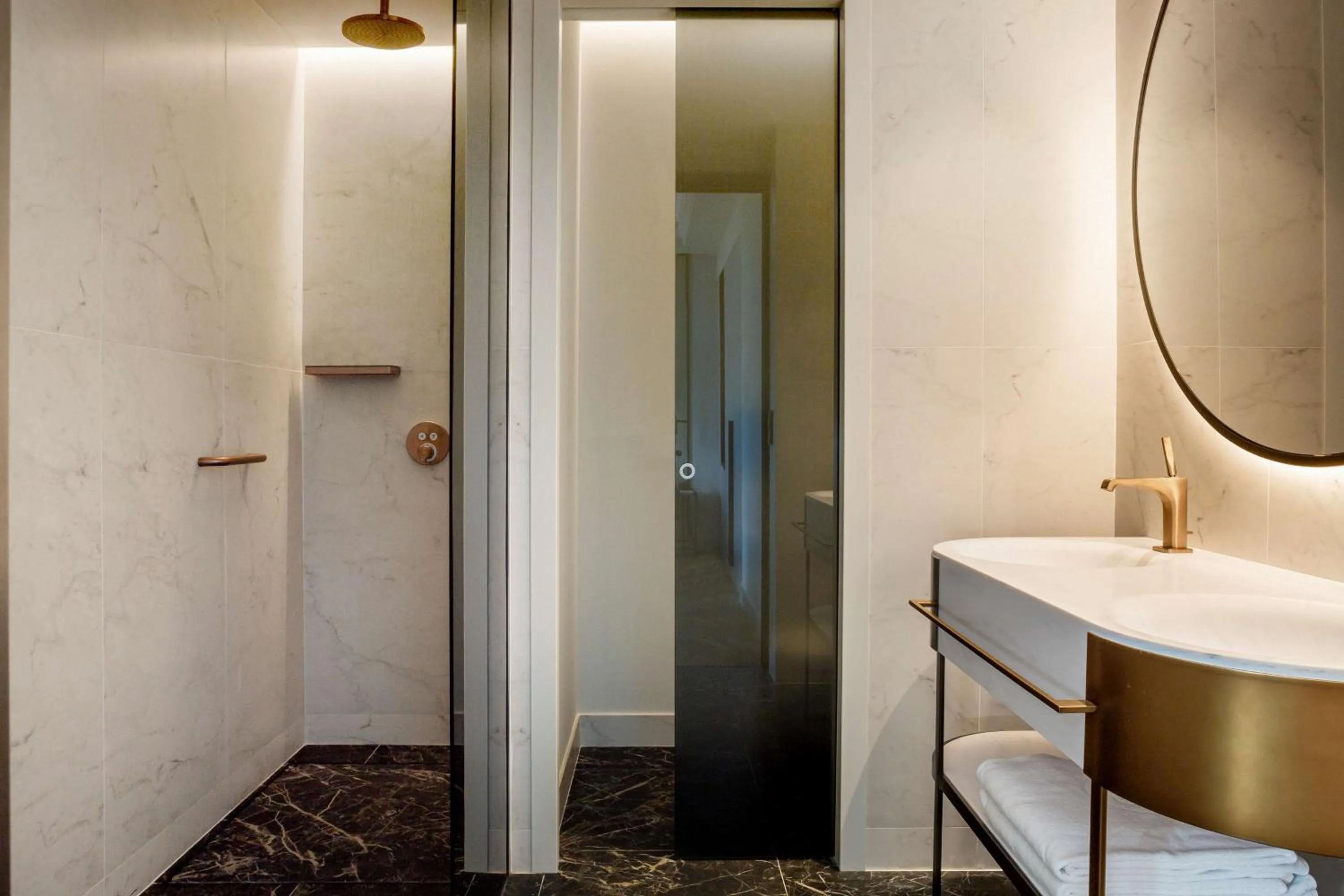 Shower in Radisson Collection Hotel, Magdalena Plaza Sevilla