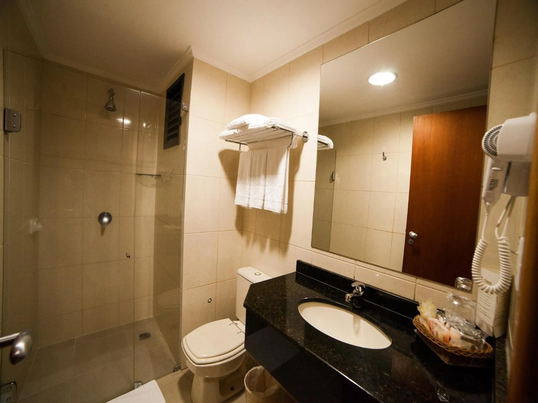 Bathroom in Copas Executive Hotel