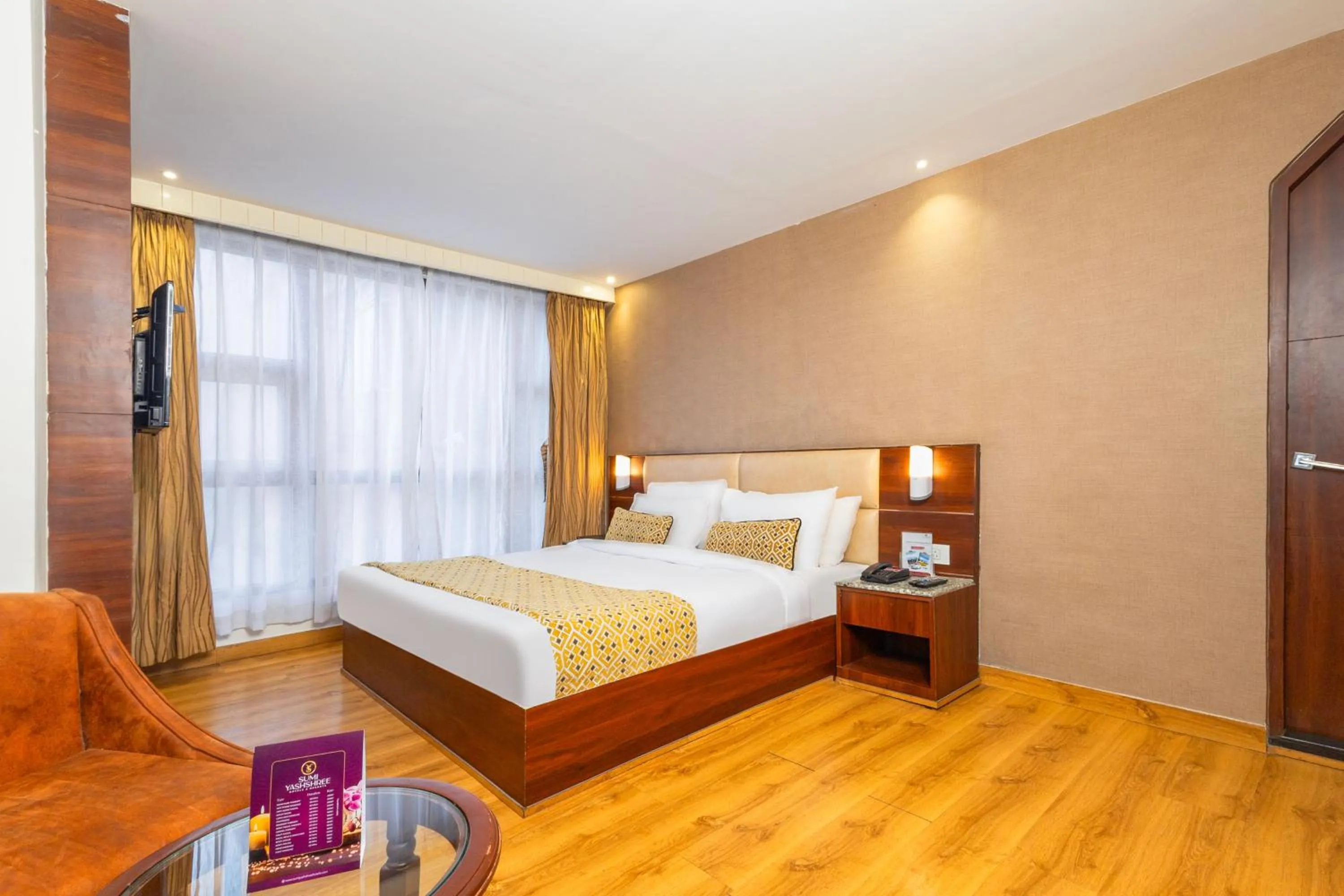 Bedroom, Bed in Sumitel Vista 800m from Mall Road