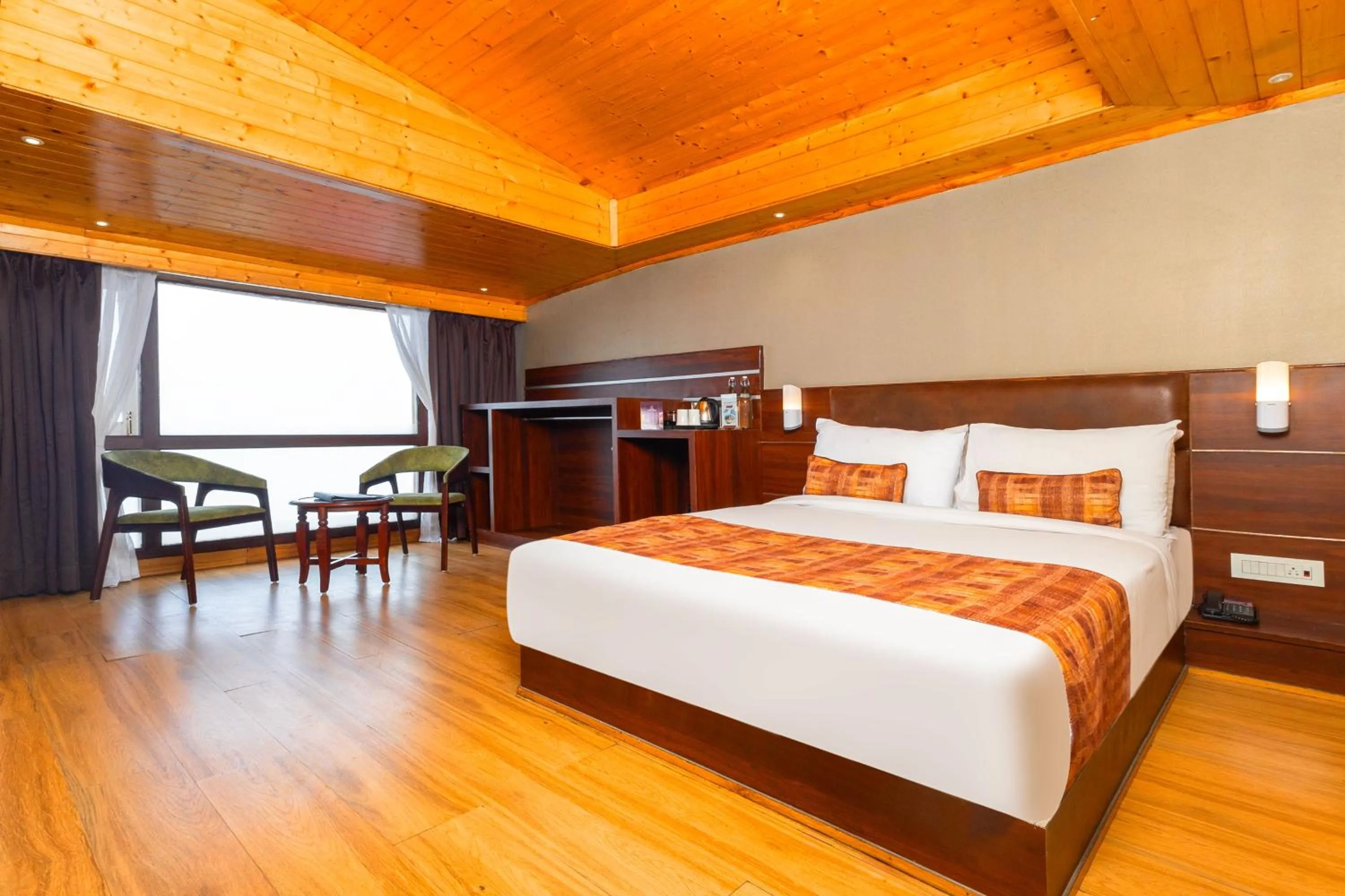 Bedroom, Bed in Sumitel Vista 800m from Mall Road