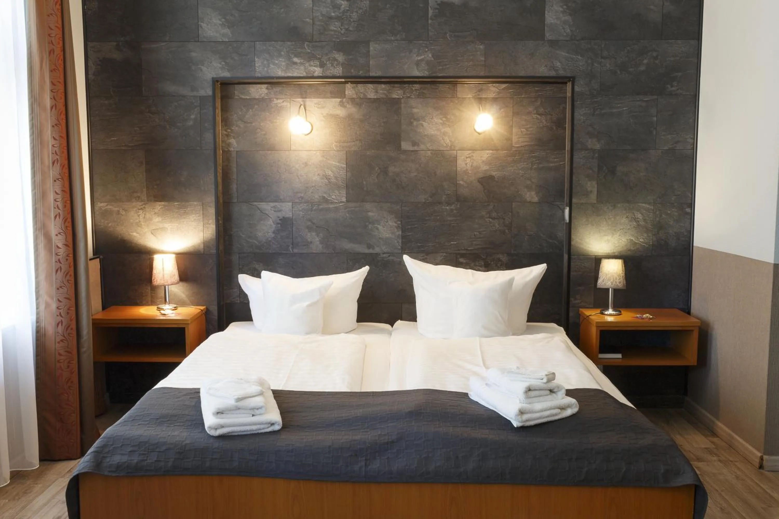 Photo of the whole room, Bed in Dresdner Hof