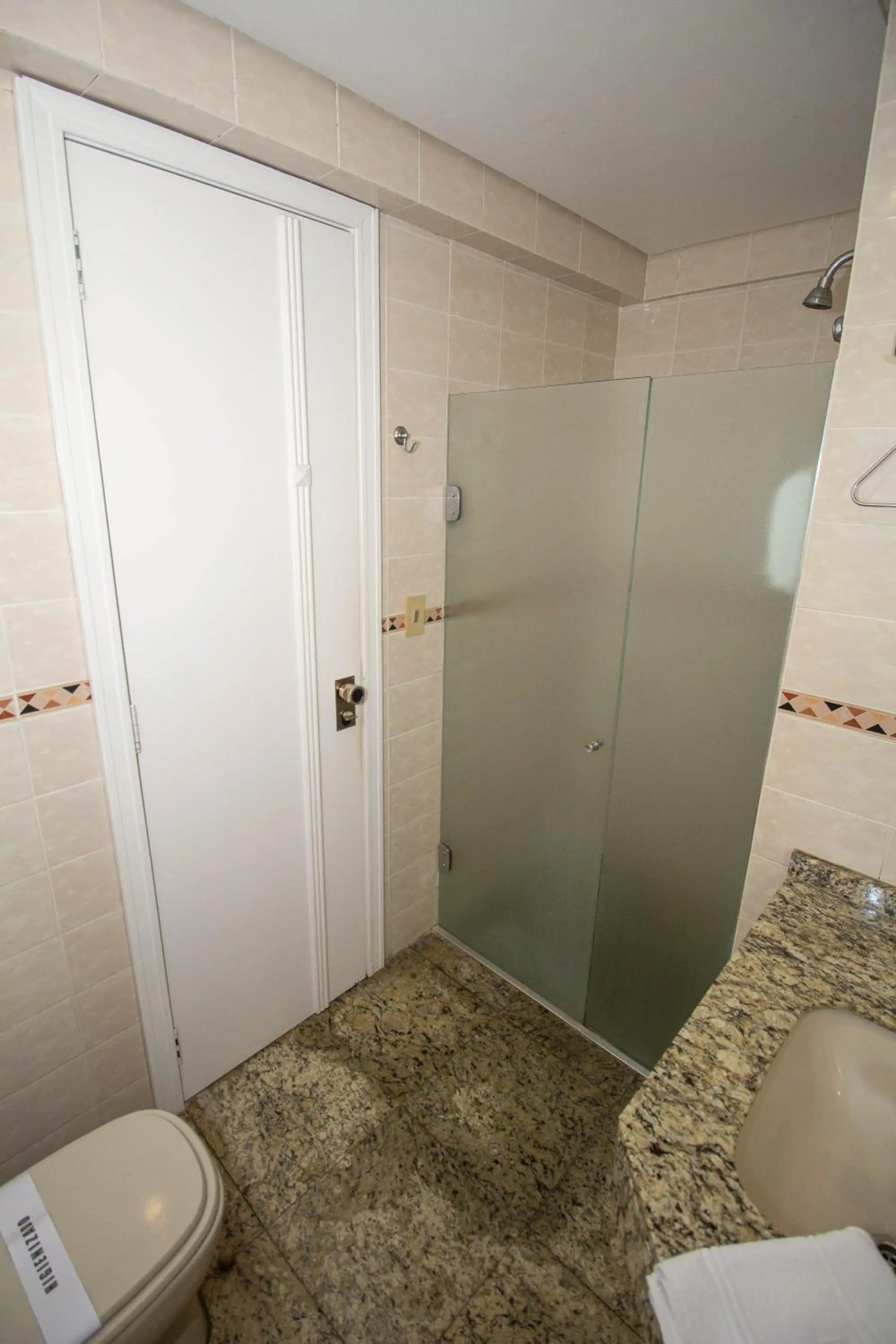 Bathroom in Trevi Hotel e Business