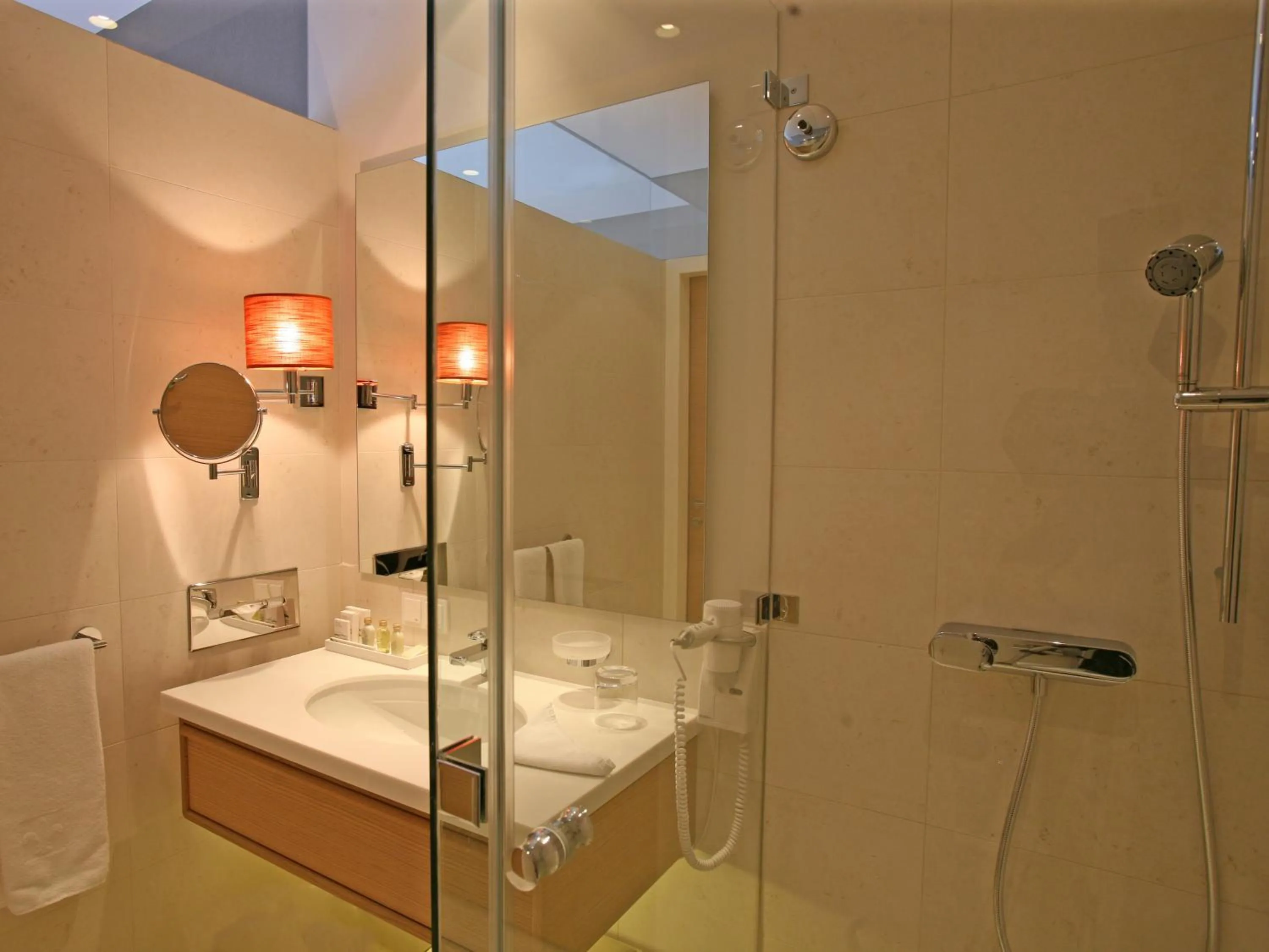 Bathroom in Das Hotel im Kurhaus Bad Gleichenberg