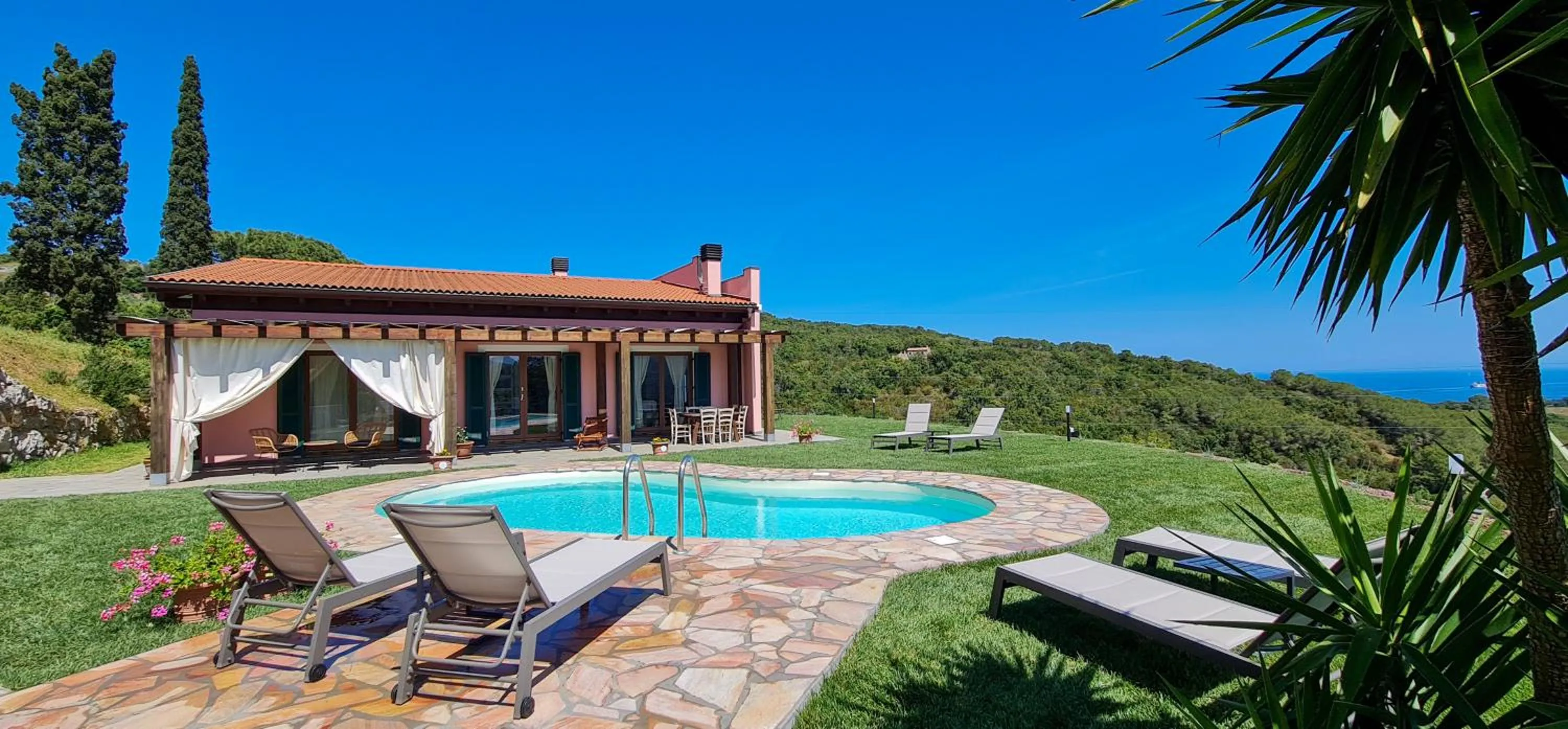 Swimming pool in Fonte Murata B&B