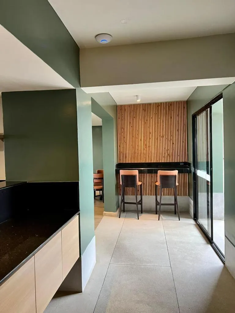 Restaurant/places to eat in Kozi Suites Nairobi Airport