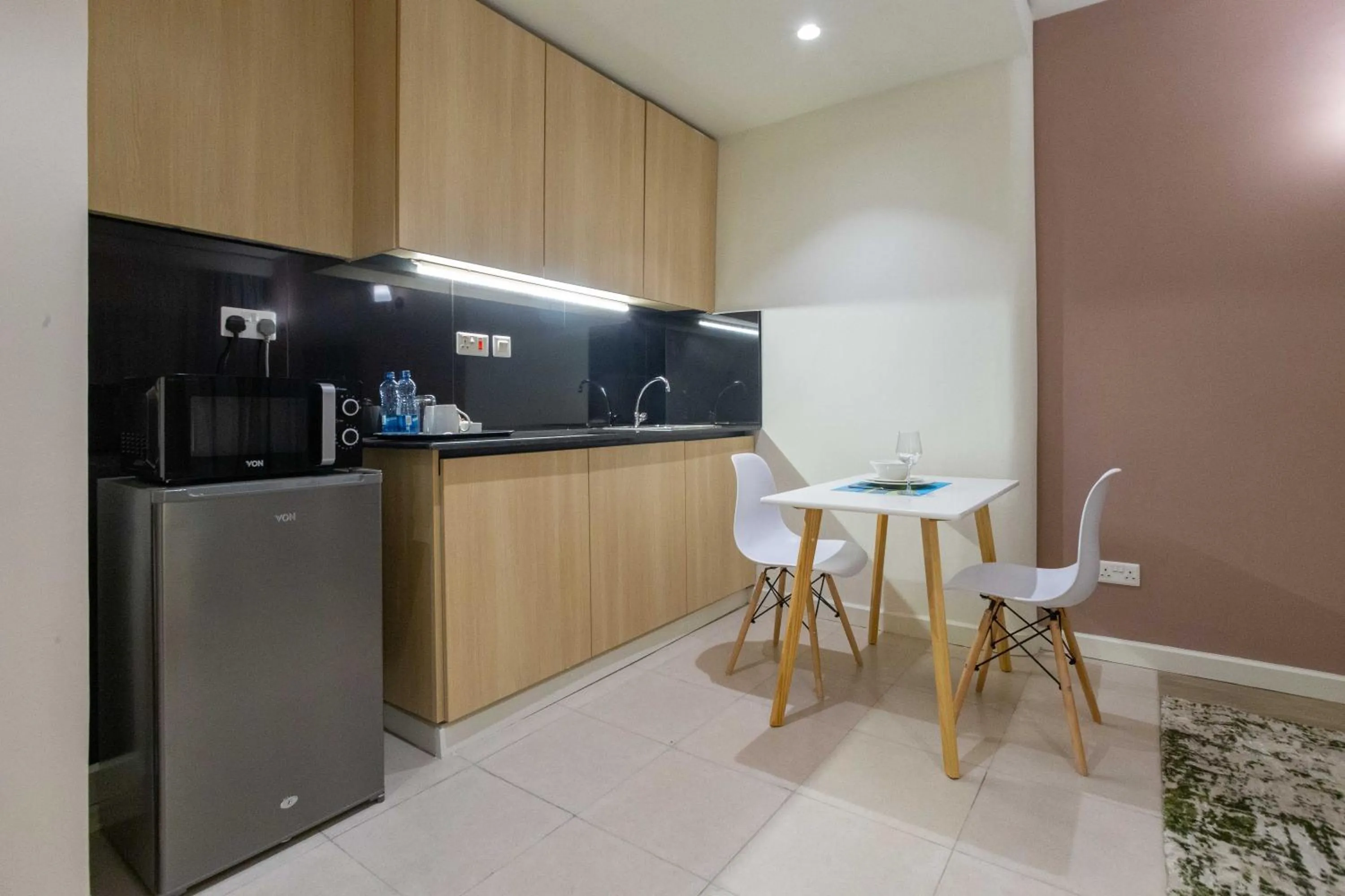 Kitchen or kitchenette in Kozi Suites Nairobi Airport