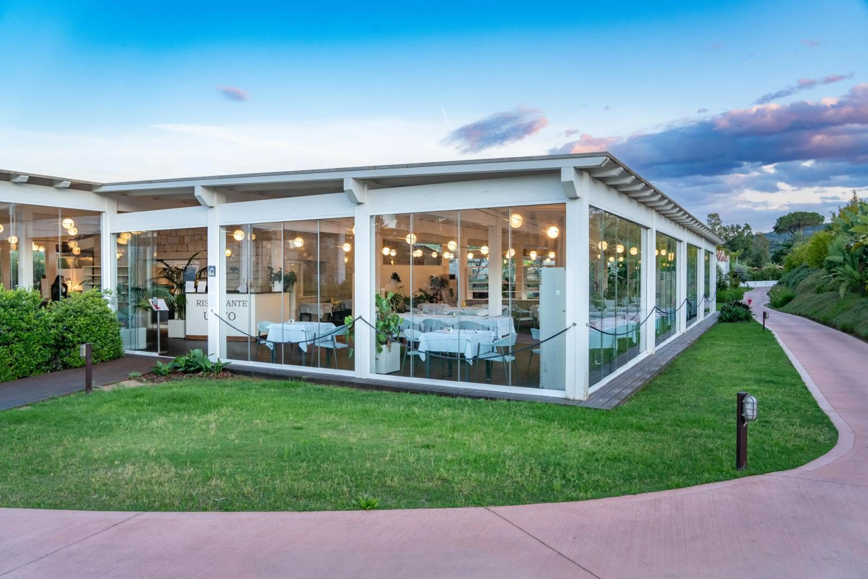 Restaurant/places to eat in Cala Sinzias Resort