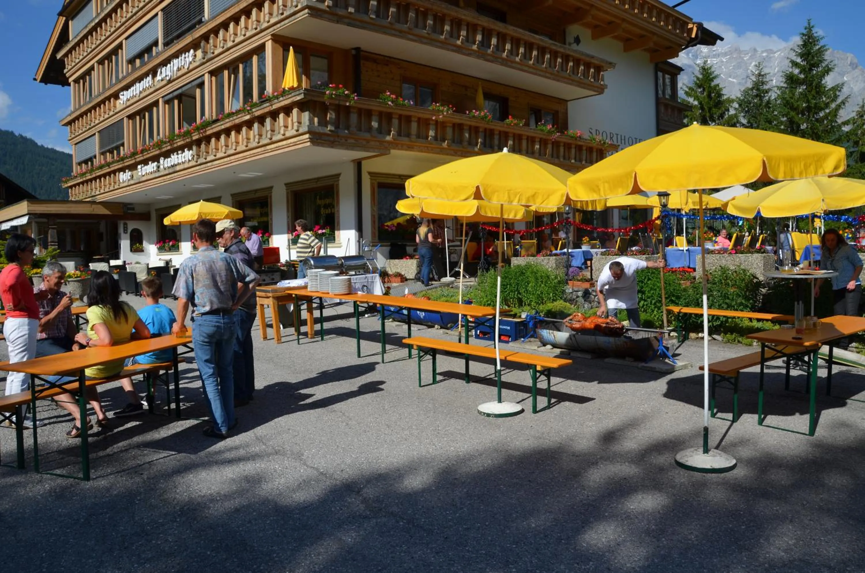 Facade/entrance in Sporthotel Zugspitze