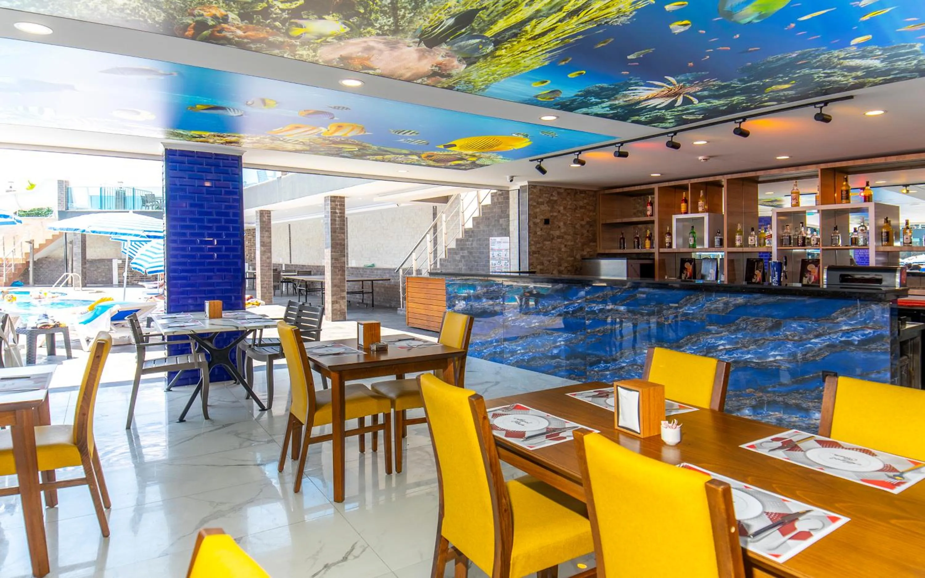 Restaurant/places to eat in Relax Beach Hotel
