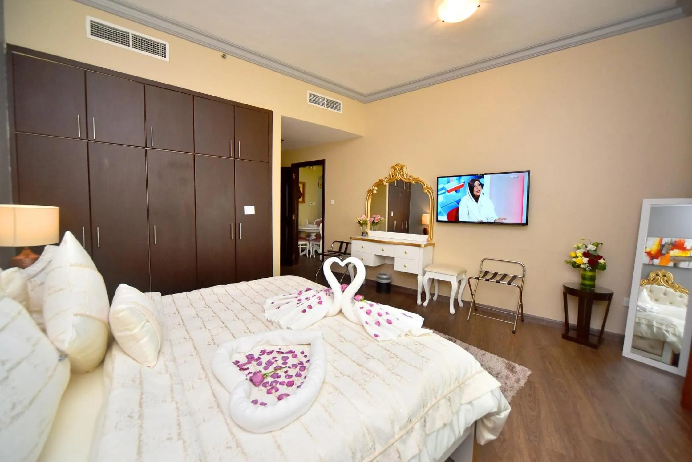 Bedroom, Bed in Emirates Stars Hotel Apartments Dubai