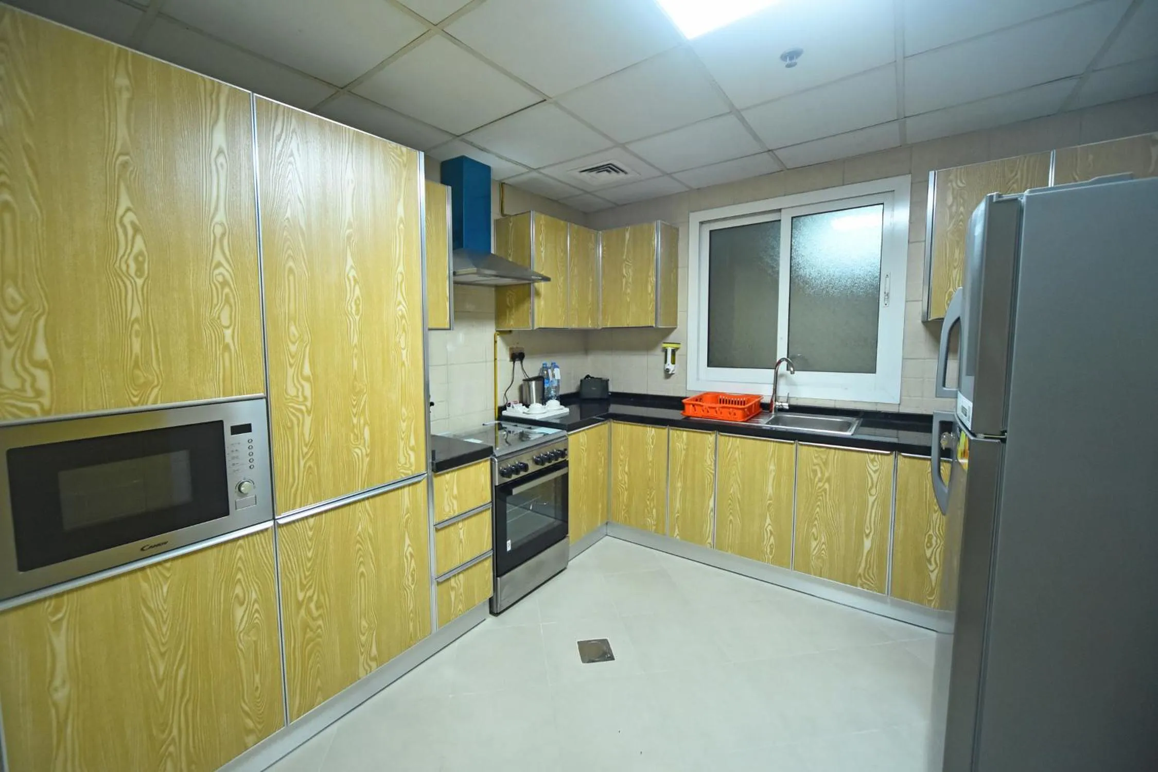 Kitchen or kitchenette in Emirates Stars Hotel Apartments Dubai