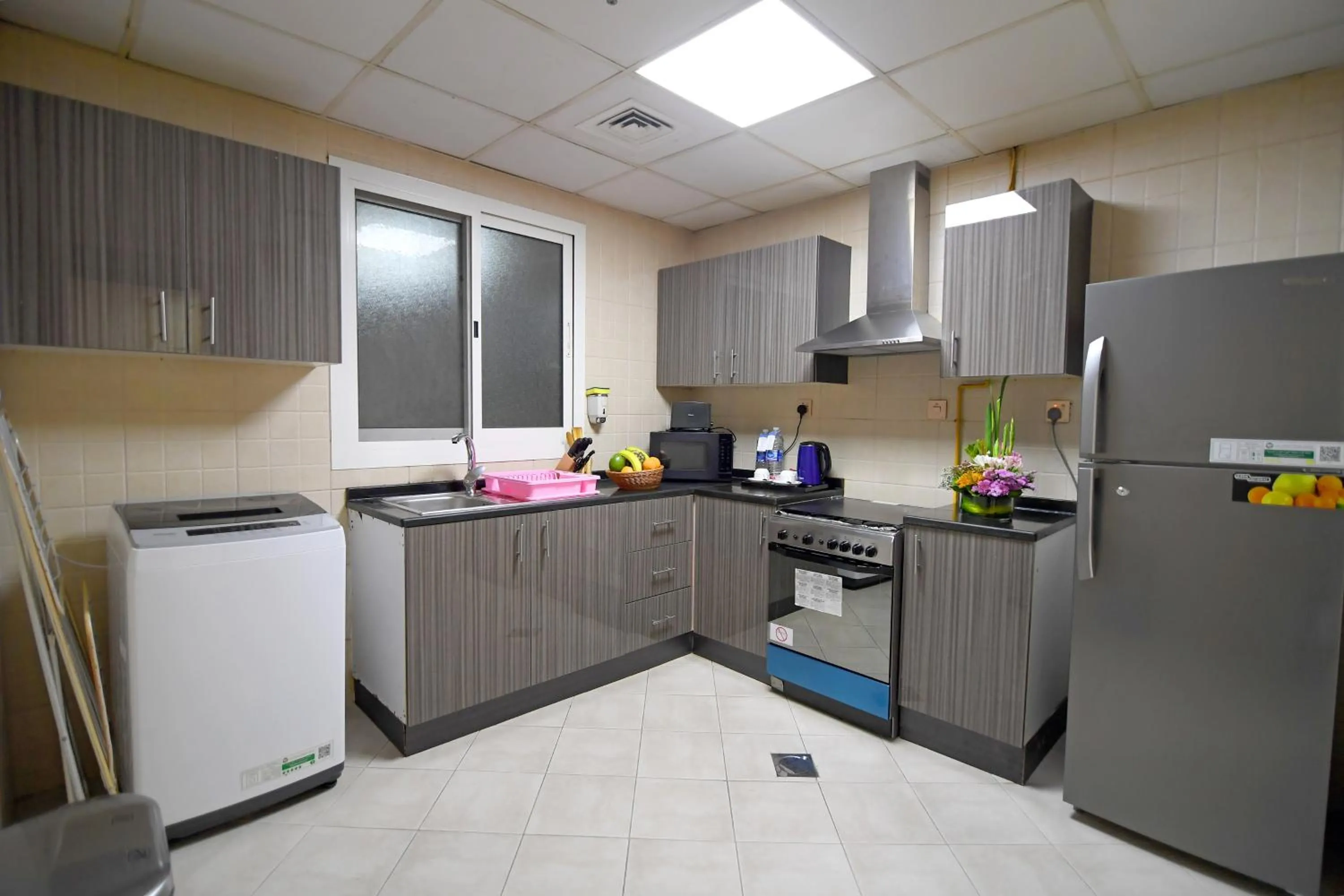 Kitchen or kitchenette in Emirates Stars Hotel Apartments Dubai