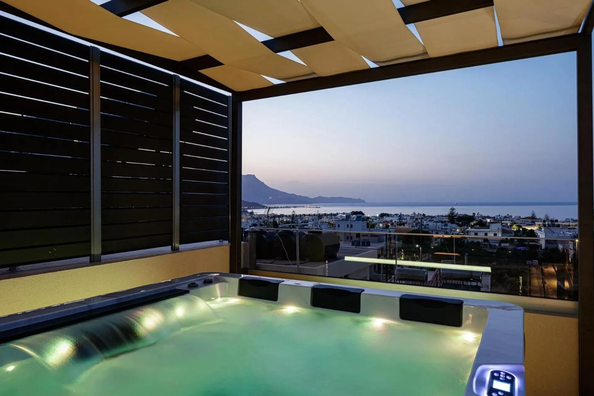 Hot Tub in Sapphire Blue Suites
