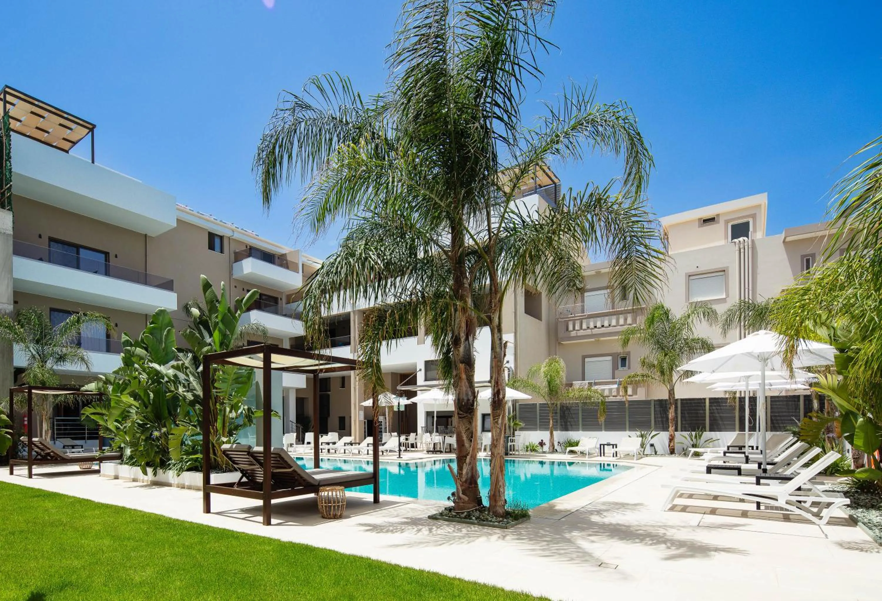 Swimming pool in Sapphire Blue Suites