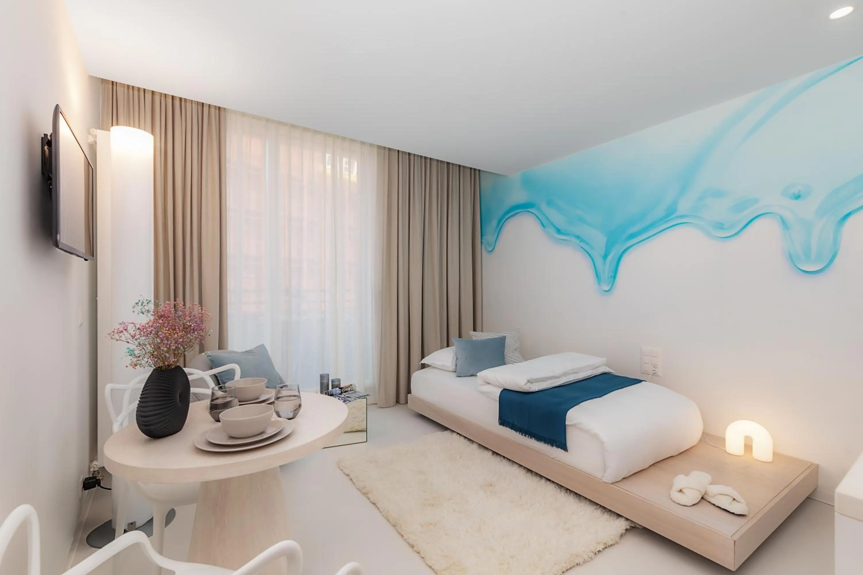 Photo of the whole room, Bed in VISIONAPARTMENTS Basel - contactless check-in