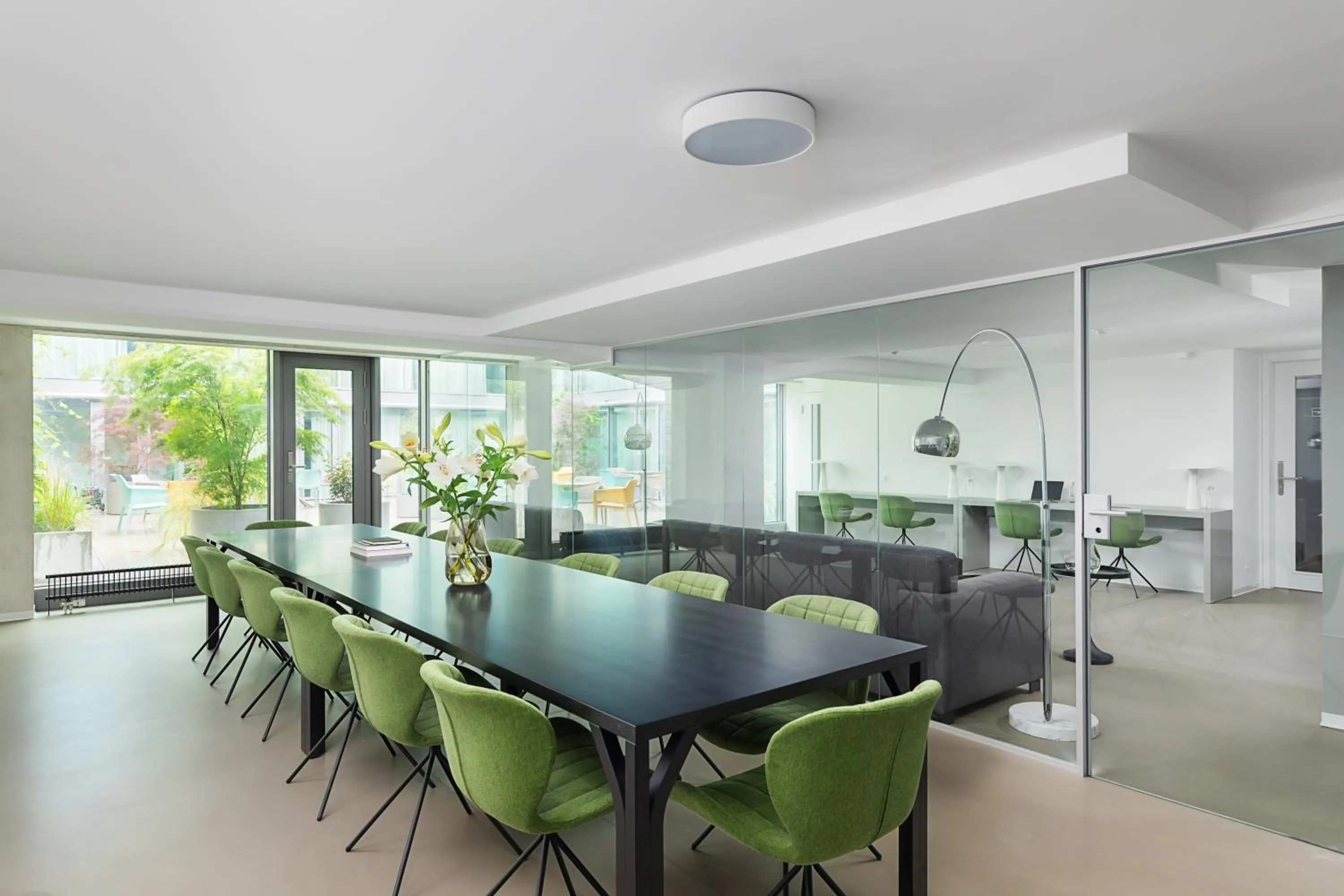 Meeting/conference room in VISIONAPARTMENTS Basel - contactless check-in