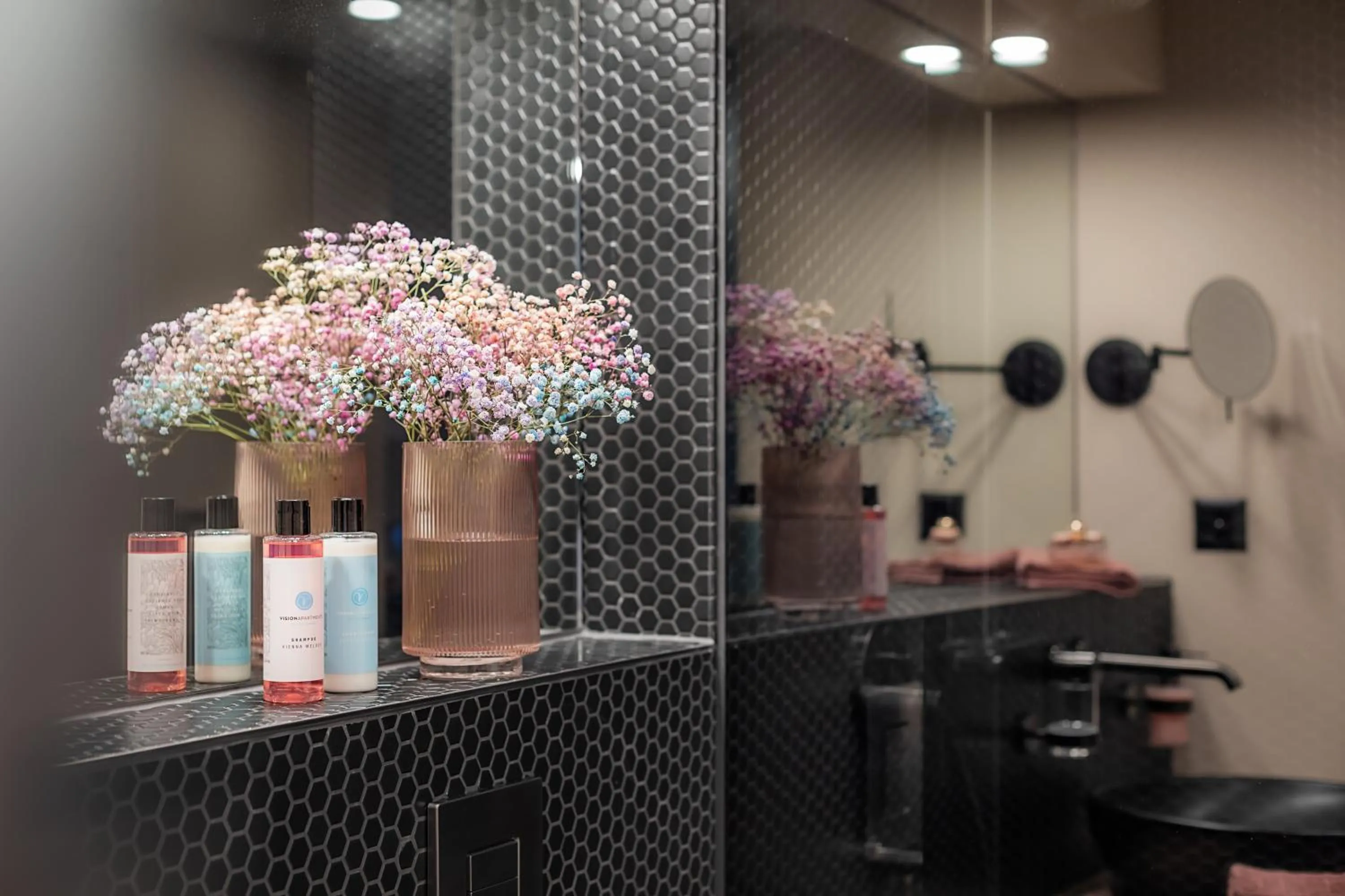 Bathroom in VISIONAPARTMENTS Basel - contactless check-in