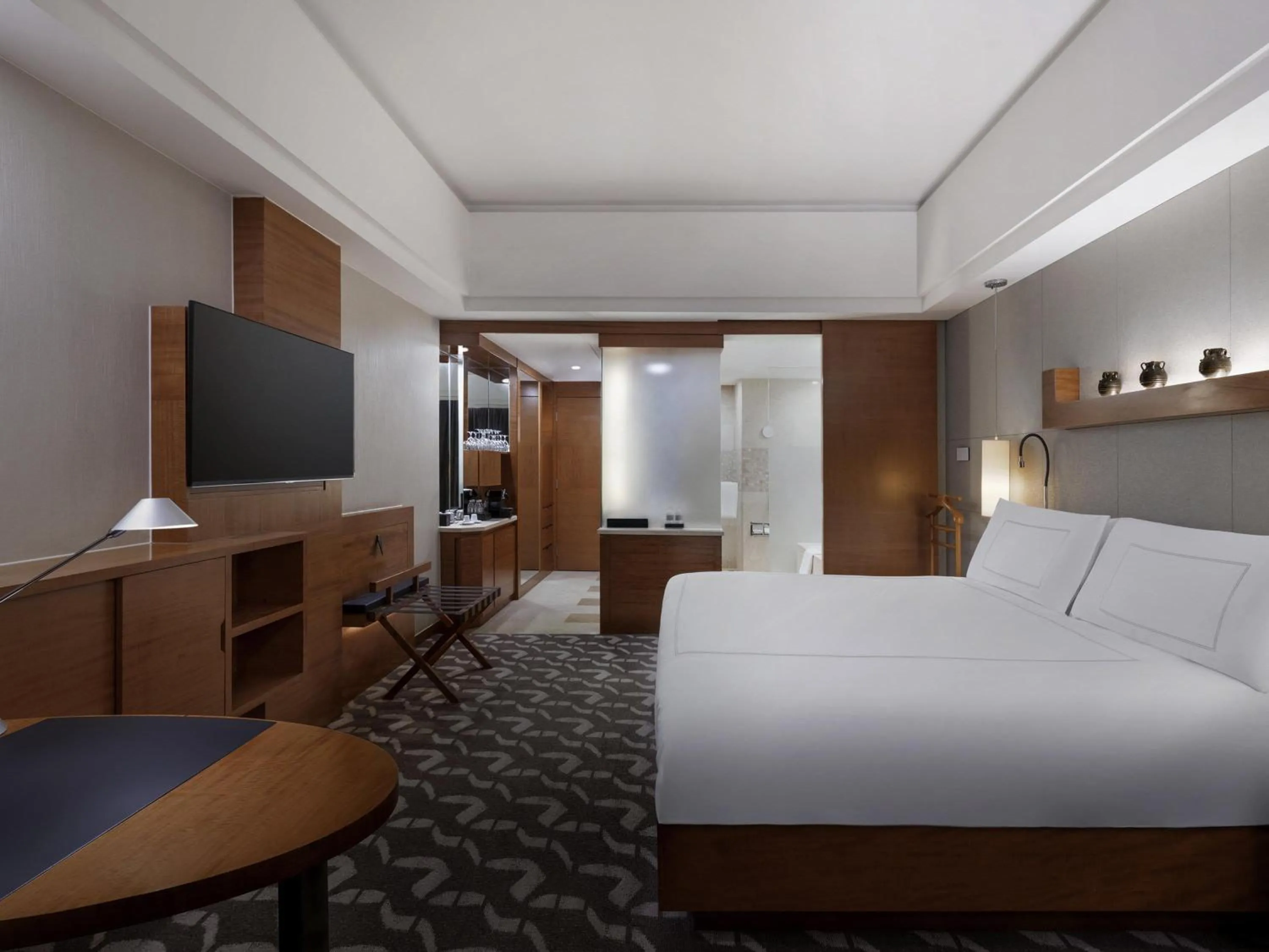 Bedroom, Bed in Swissôtel Grand Shanghai