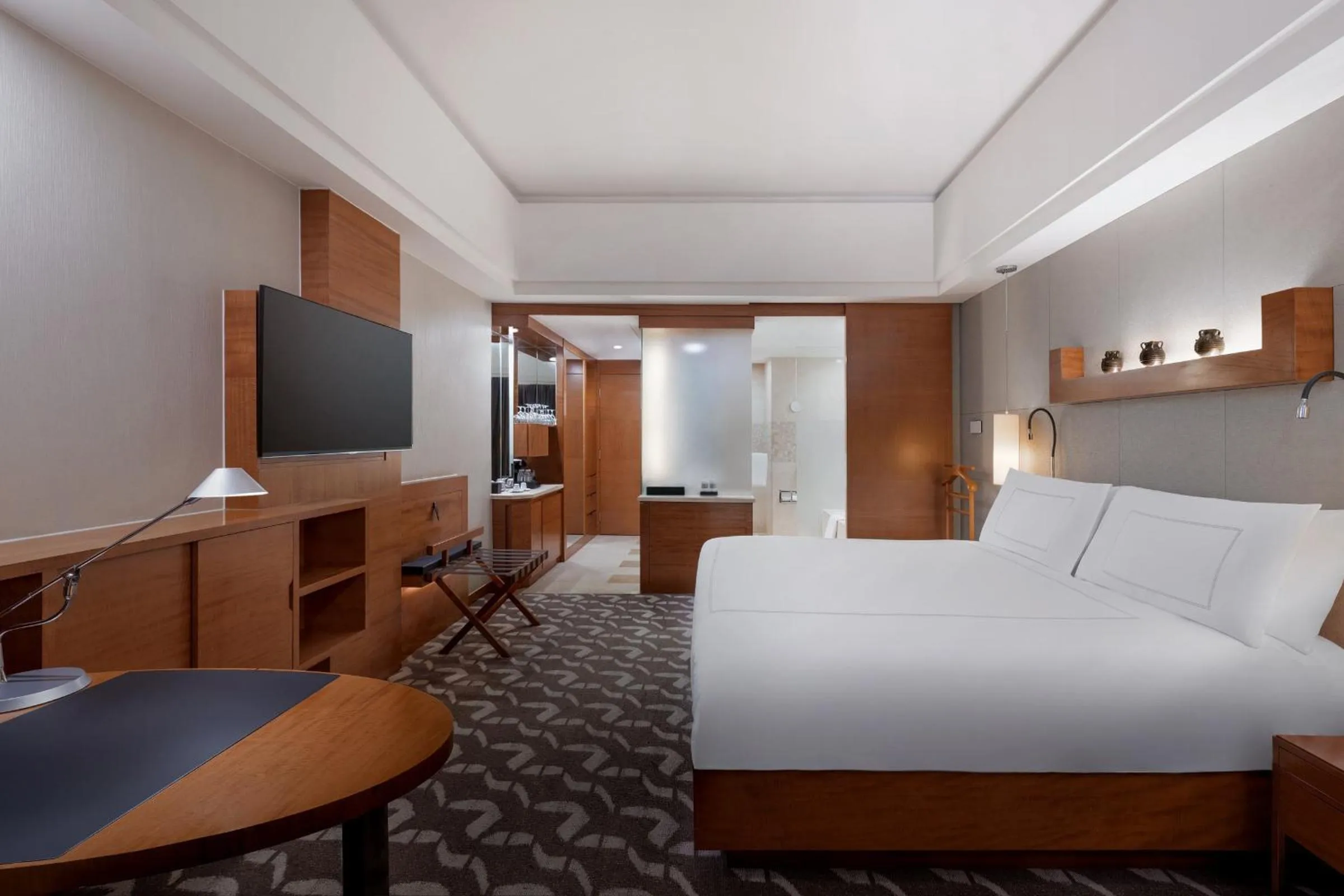 Property logo or sign, Bed in Swissôtel Grand Shanghai