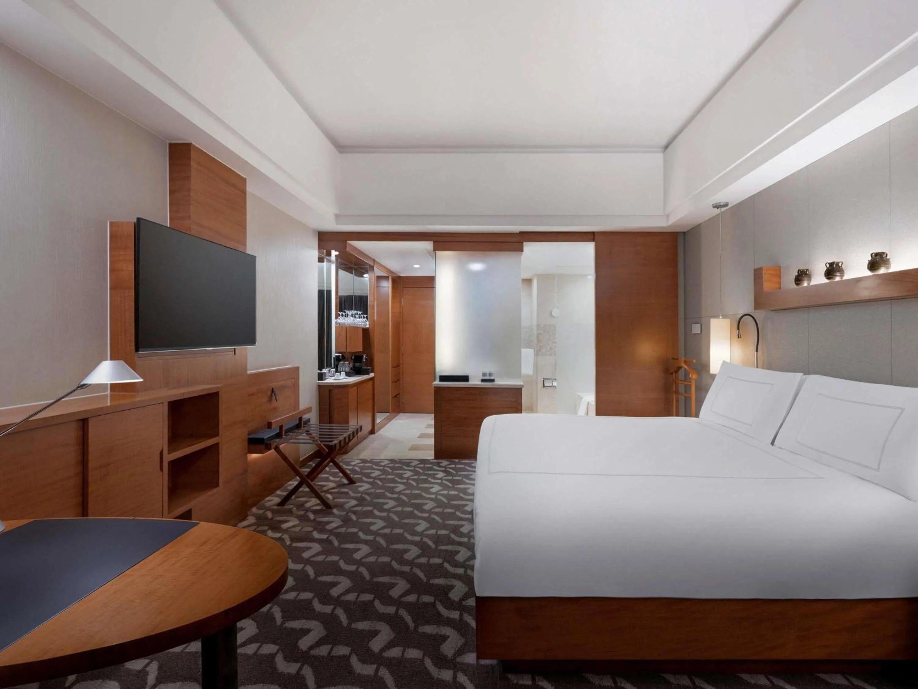 Bedroom, Bed in Swissôtel Grand Shanghai