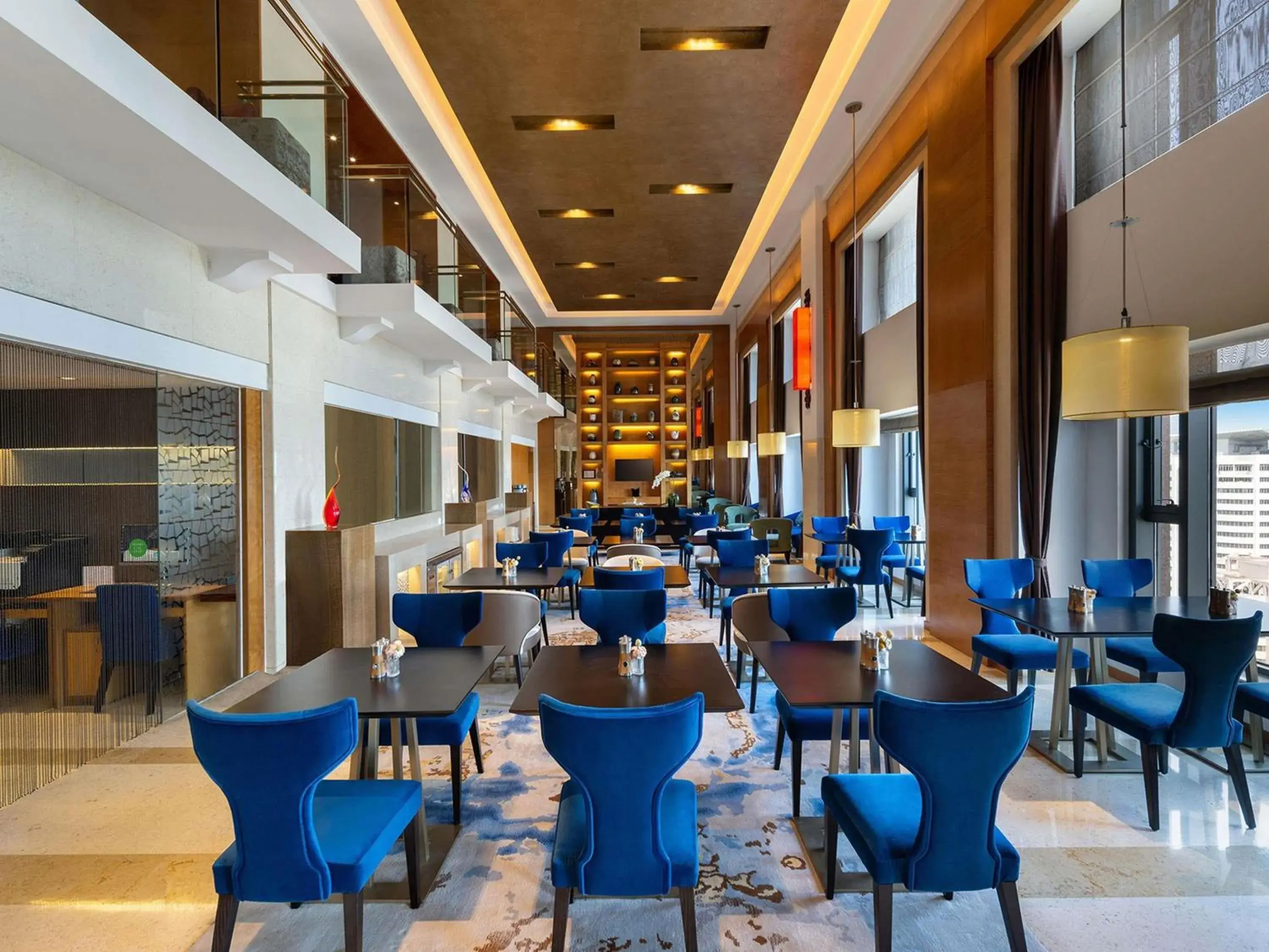 Swiss Executive King Room - single occupancy in Swissôtel Grand Shanghai - Stroll down West Nanjing Road and soak in downtown Shanghai vibrancy Swiss Executive King Room - single occupancy in Swissôtel Grand Shanghai - Stroll down West Nanjing Road and soak in downtown Shanghai vibrancy