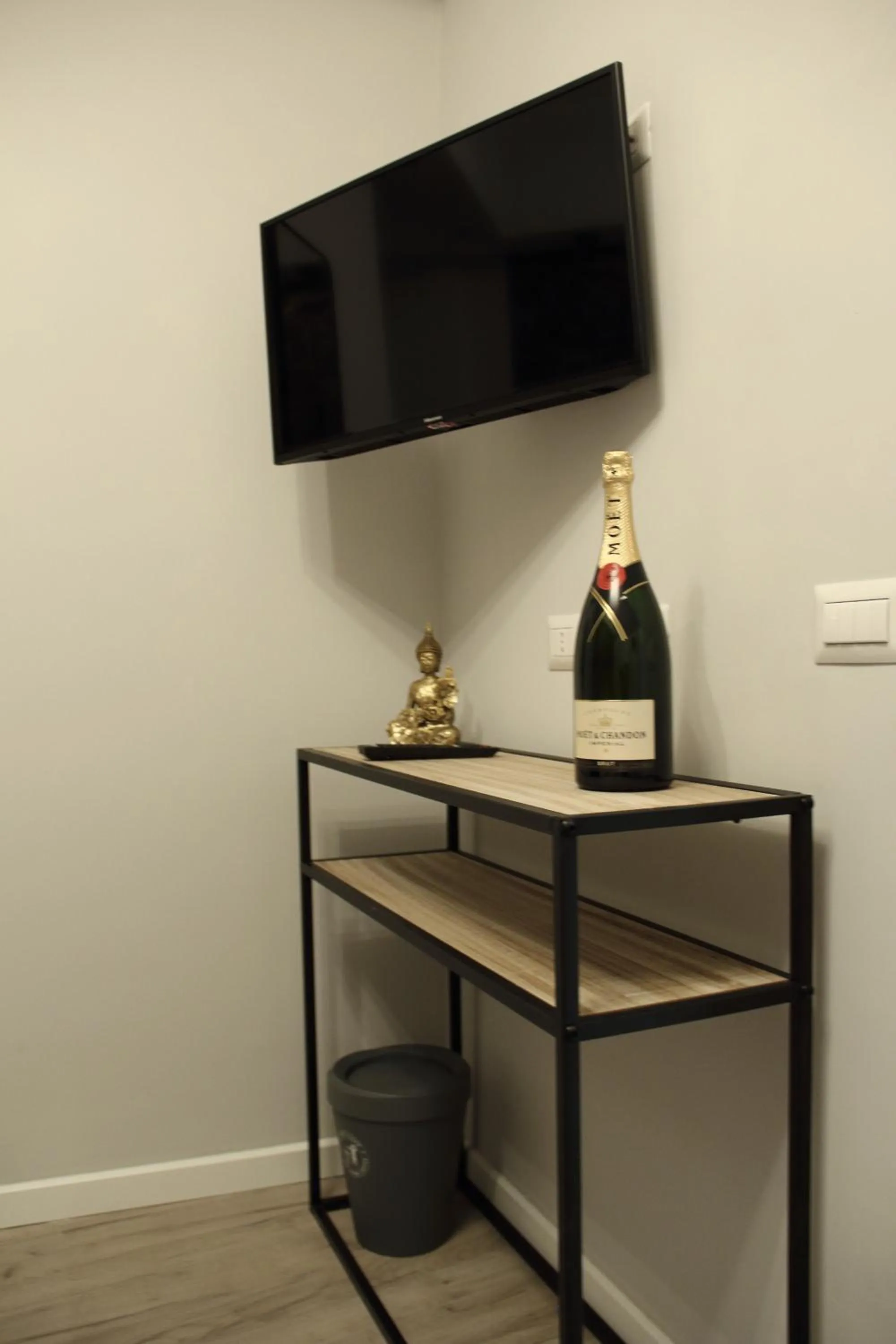 Vite 99 - Piazza di Spagna